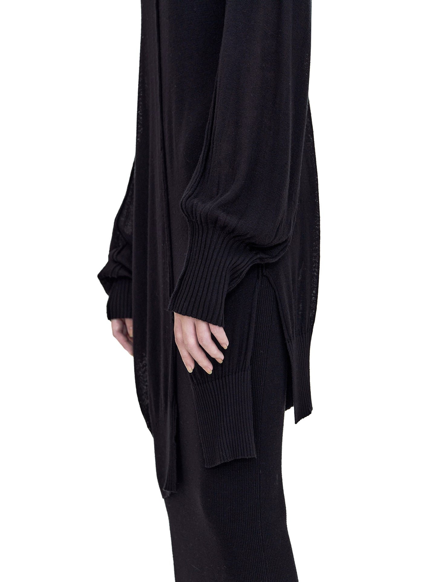 BLACK LONG SLEEVE OVERSIZED ASYMMETRIC CUTTING KNIT TOP