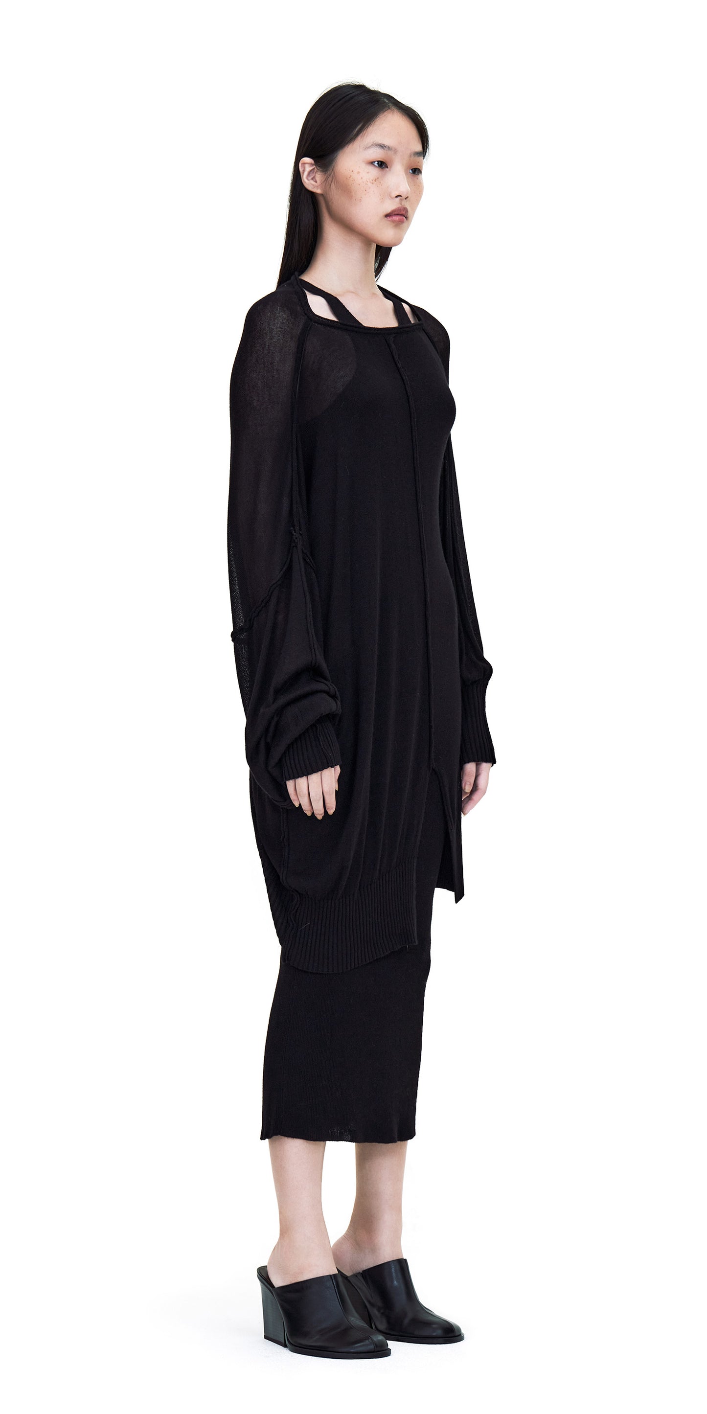 BLACK LONG SLEEVE OVERSIZED ASYMMETRIC CUTTING KNIT TOP