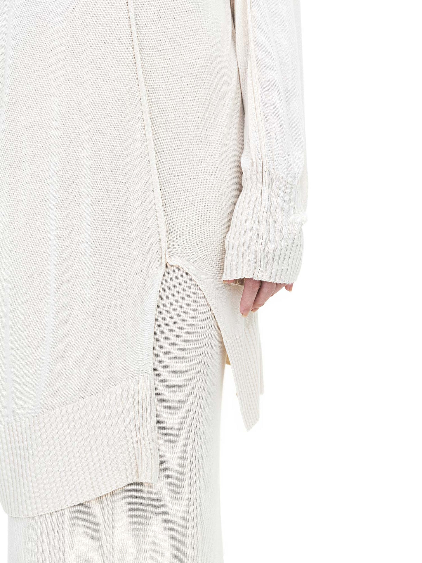 OFF-WHITE LONG SLEEVE OVERSIZED ASYMMETRIC CUTTING KNIT TOP