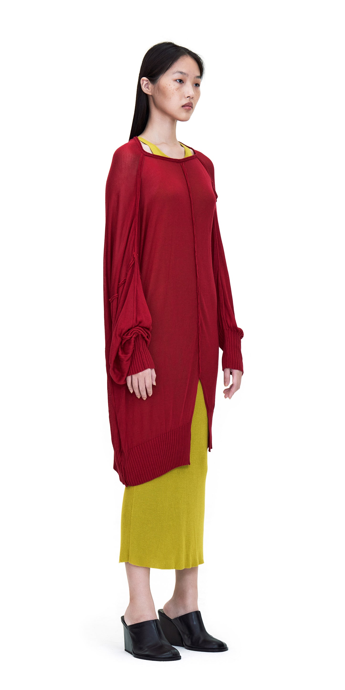RED LONG SLEEVE OVERSIZED ASYMMETRIC CUTTING KNIT TOP
