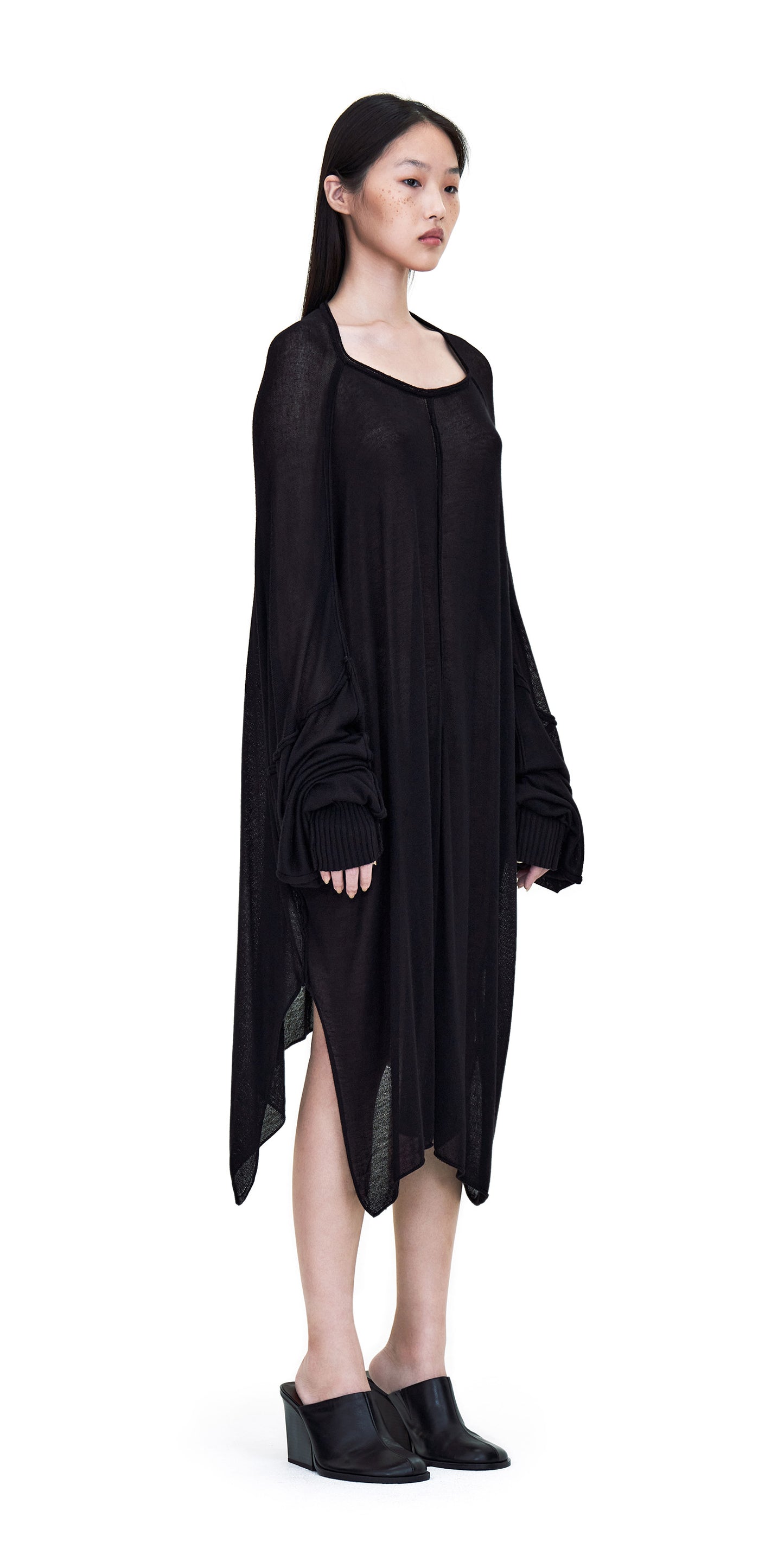 BLACK LONG SLEEVE OVERSIZED KNIT DRESS