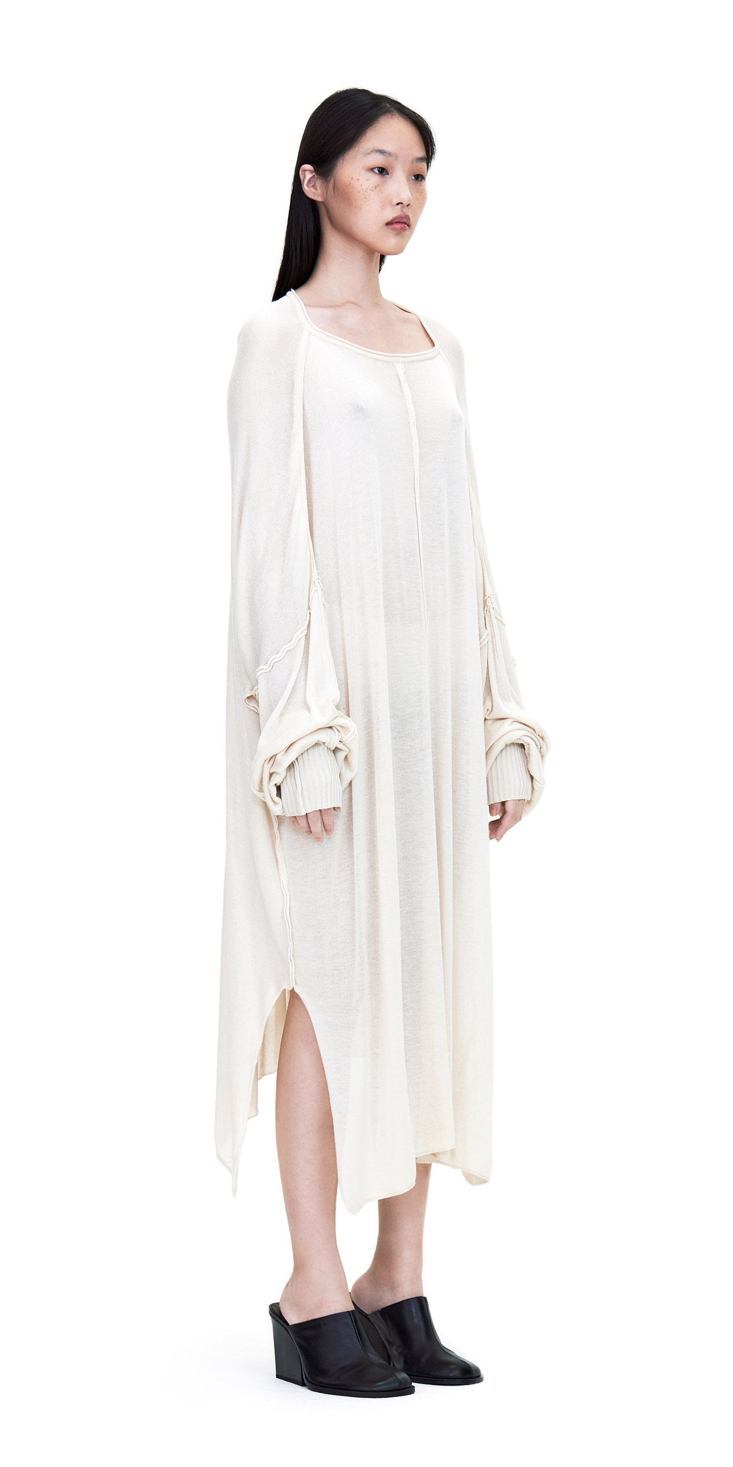 OFF-WHITE LONG SLEEVE OVERSIZED KNIT DRESS