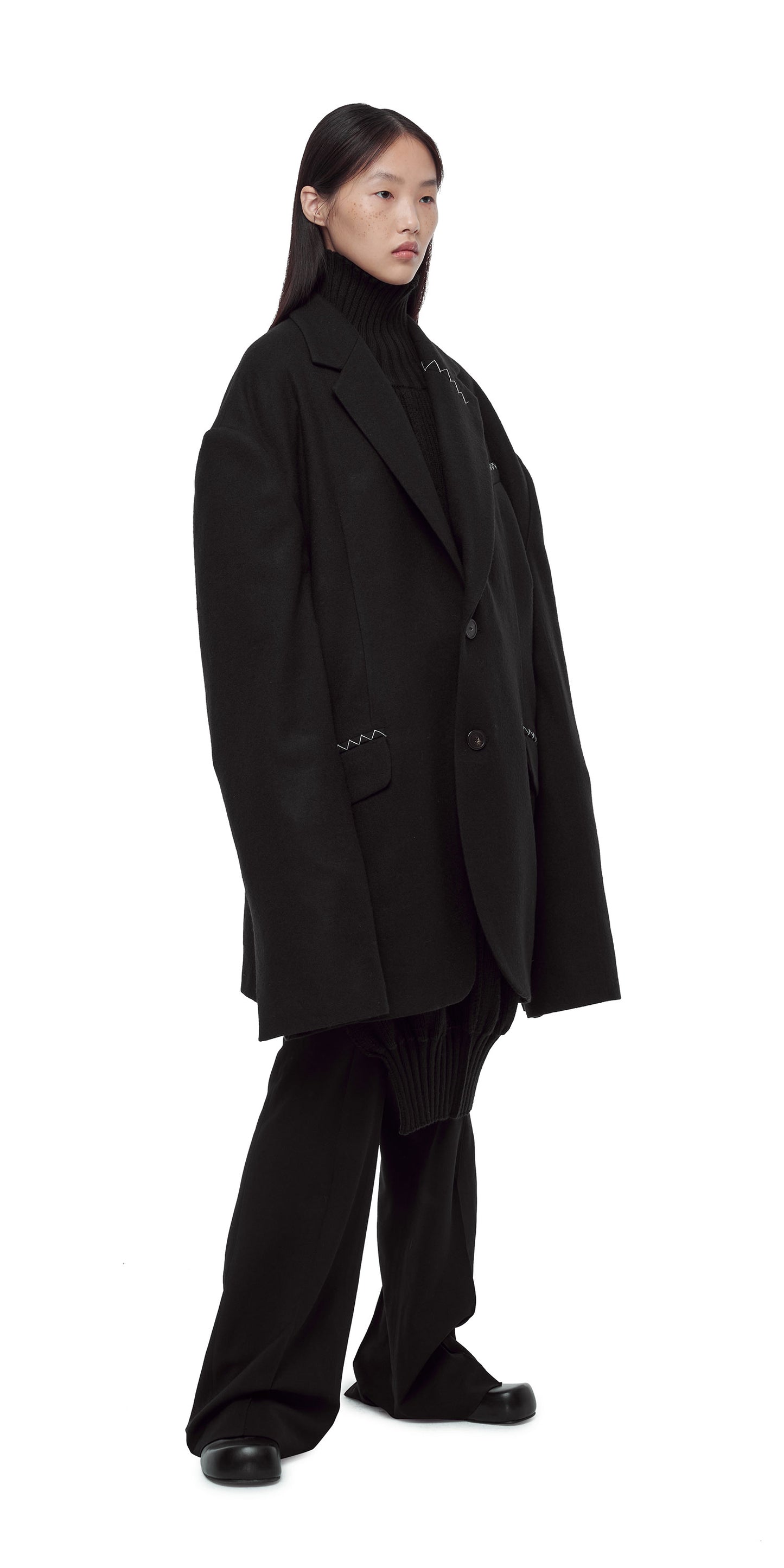 BLACK OVERSIZED BLAZER