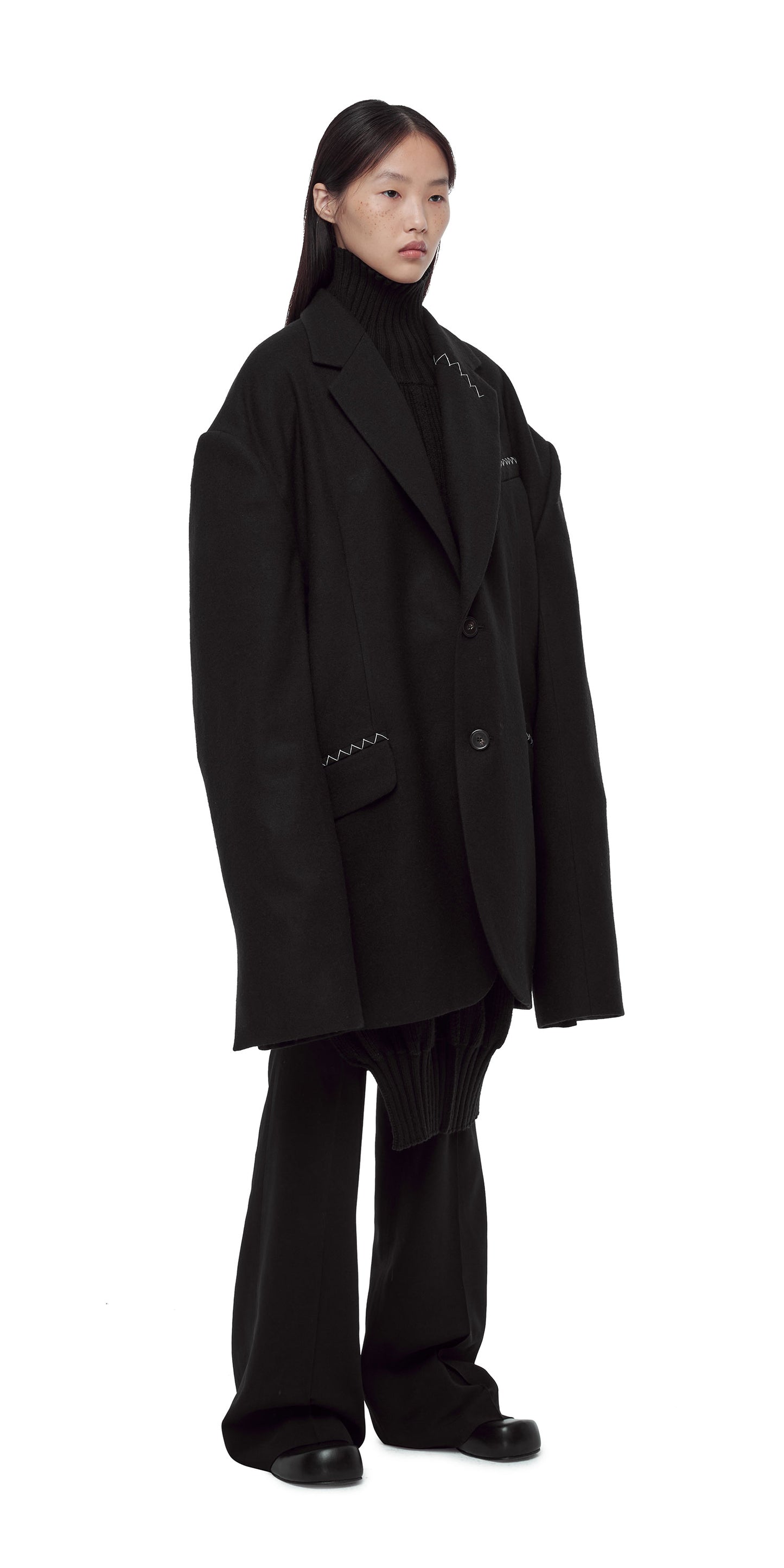 BLACK OVERSIZED BLAZER