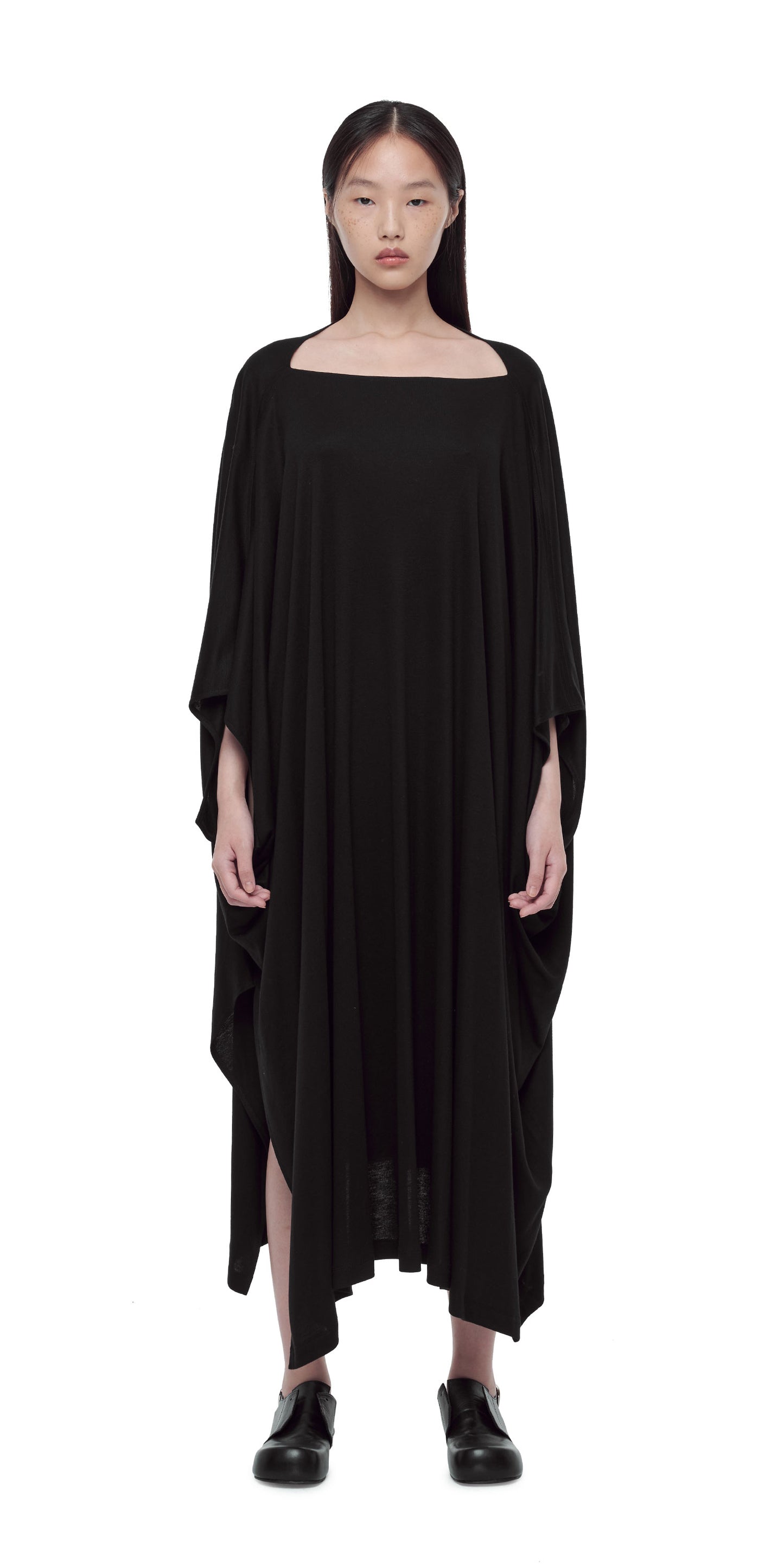 BLACK KNIT OVERSIZED SQUARE DRESS