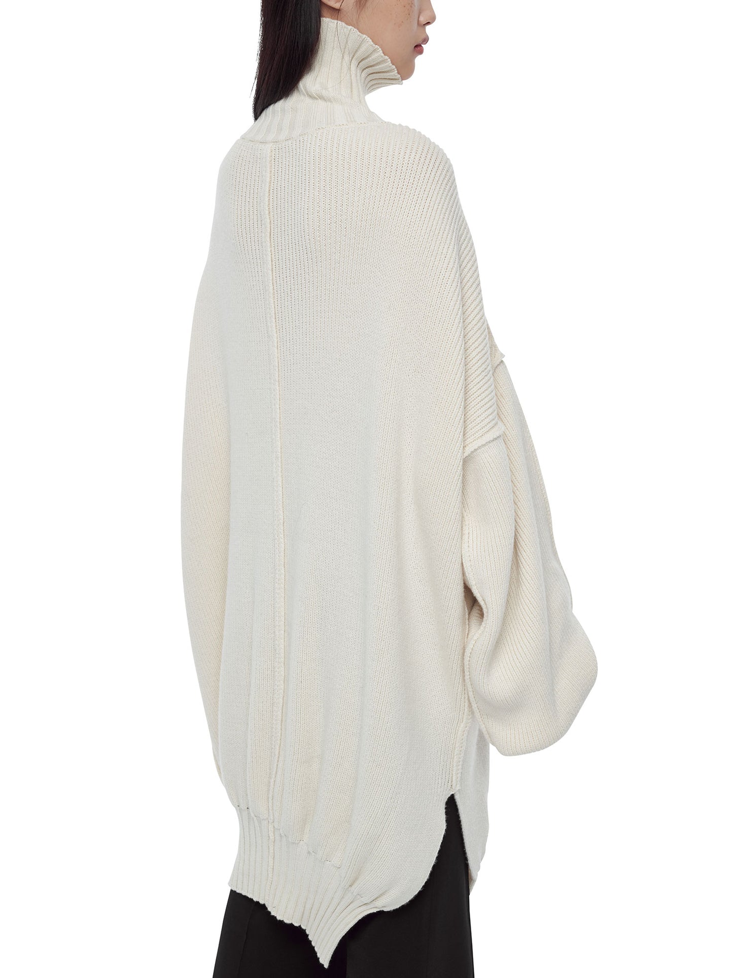 WHITE OVERSIZED KNIT TURTLENECK DRESS