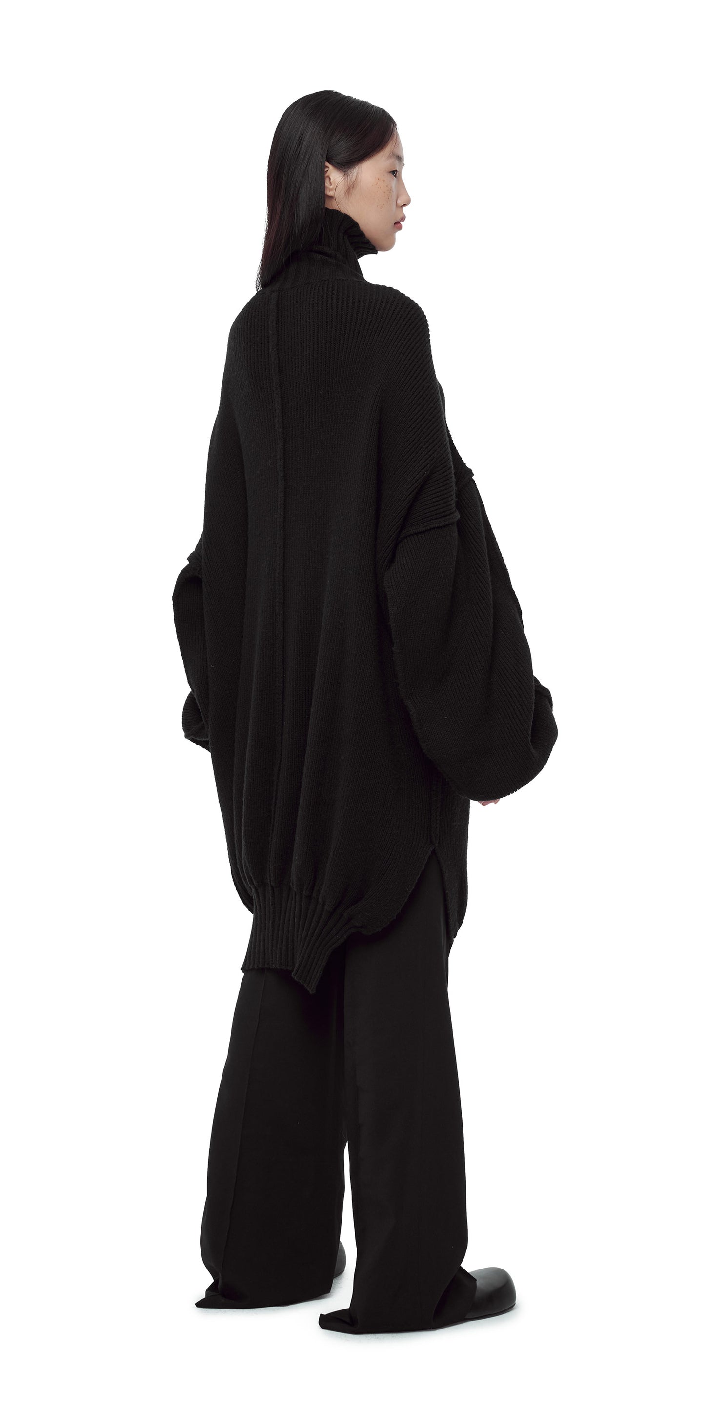 BLACK OVERSIZED KNIT TURTLENECK DRESS