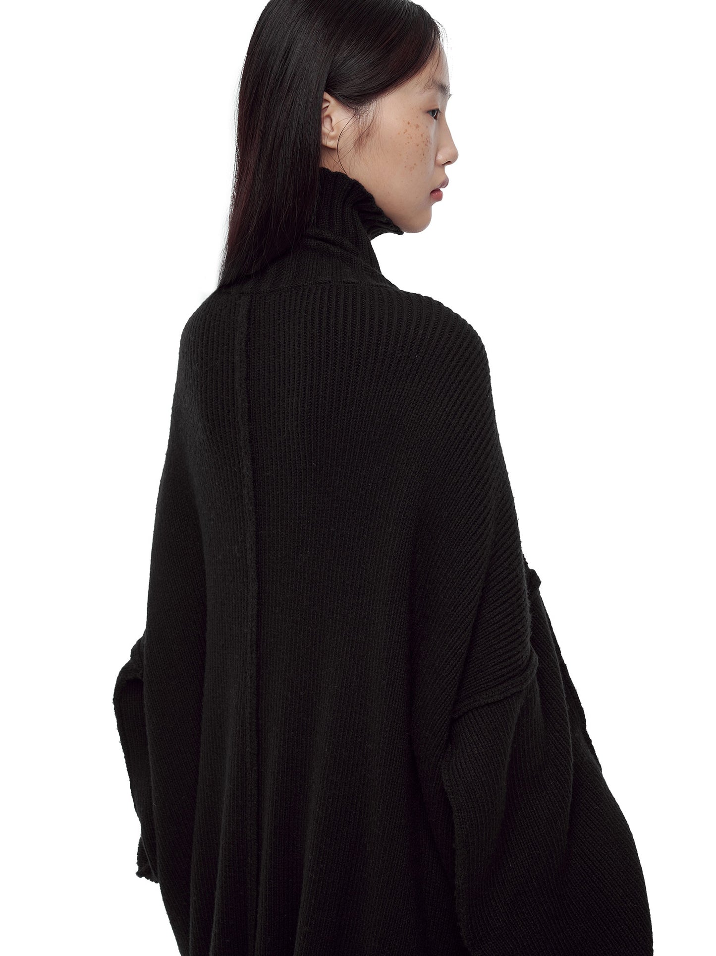 BLACK OVERSIZED KNIT TURTLENECK DRESS