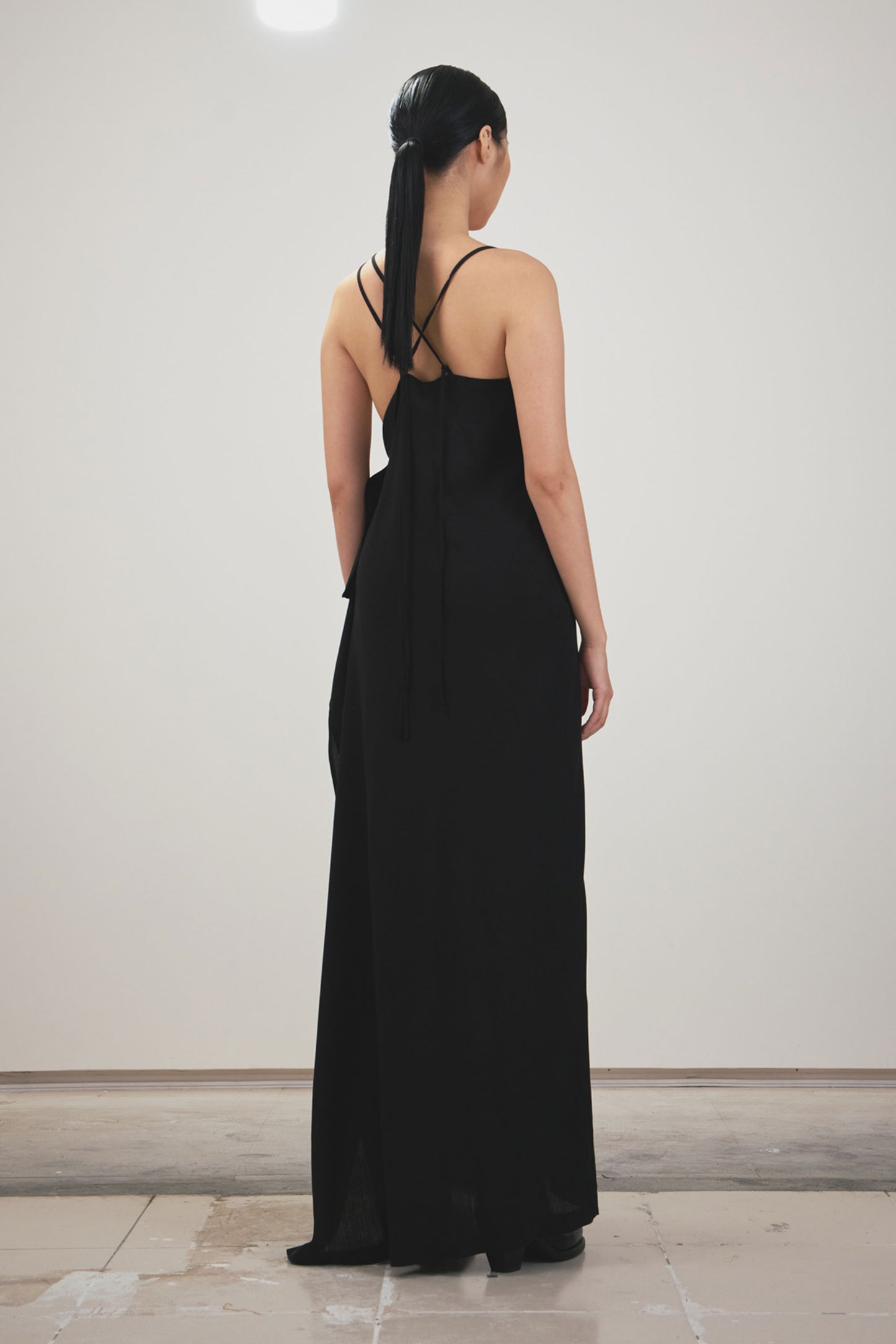BLACK SPAGHETTI SHOULDER SQUARE NECK ASYMMETRIC CUTTING DRESS