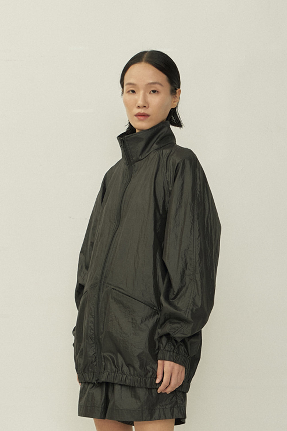 BLACK HIGH NECK ZIP WIND JACKET