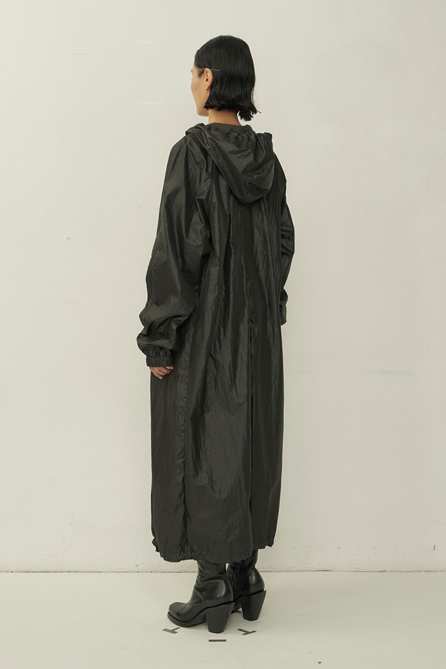 BLACK OVERSIZED ZIP HOODED WIND COAT