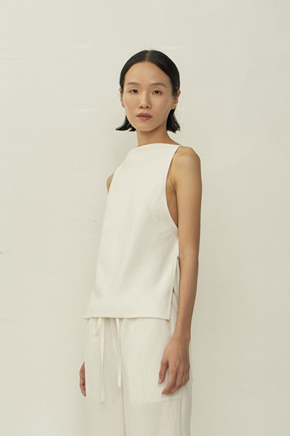 WHITE BIAS CUT SQUARE NECK OPEN BACK TOP
