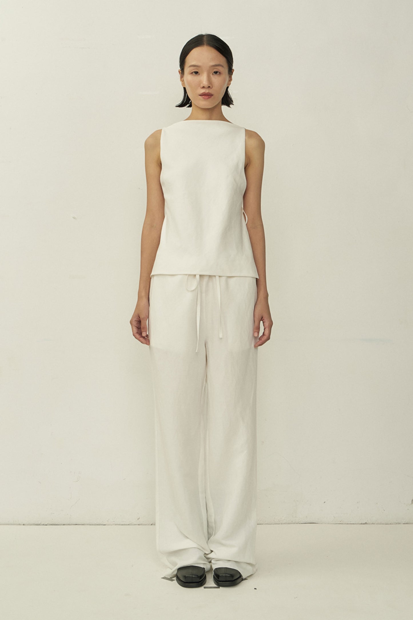 WHITE BIAS CUT SQUARE NECK OPEN BACK TOP