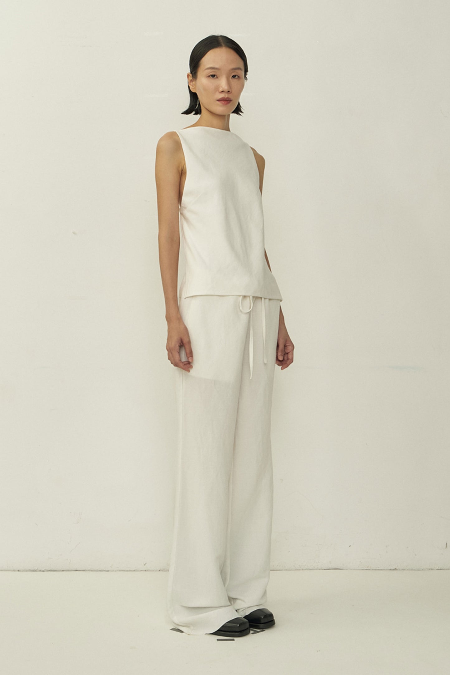 WHITE BIAS CUT SQUARE NECK OPEN BACK TOP