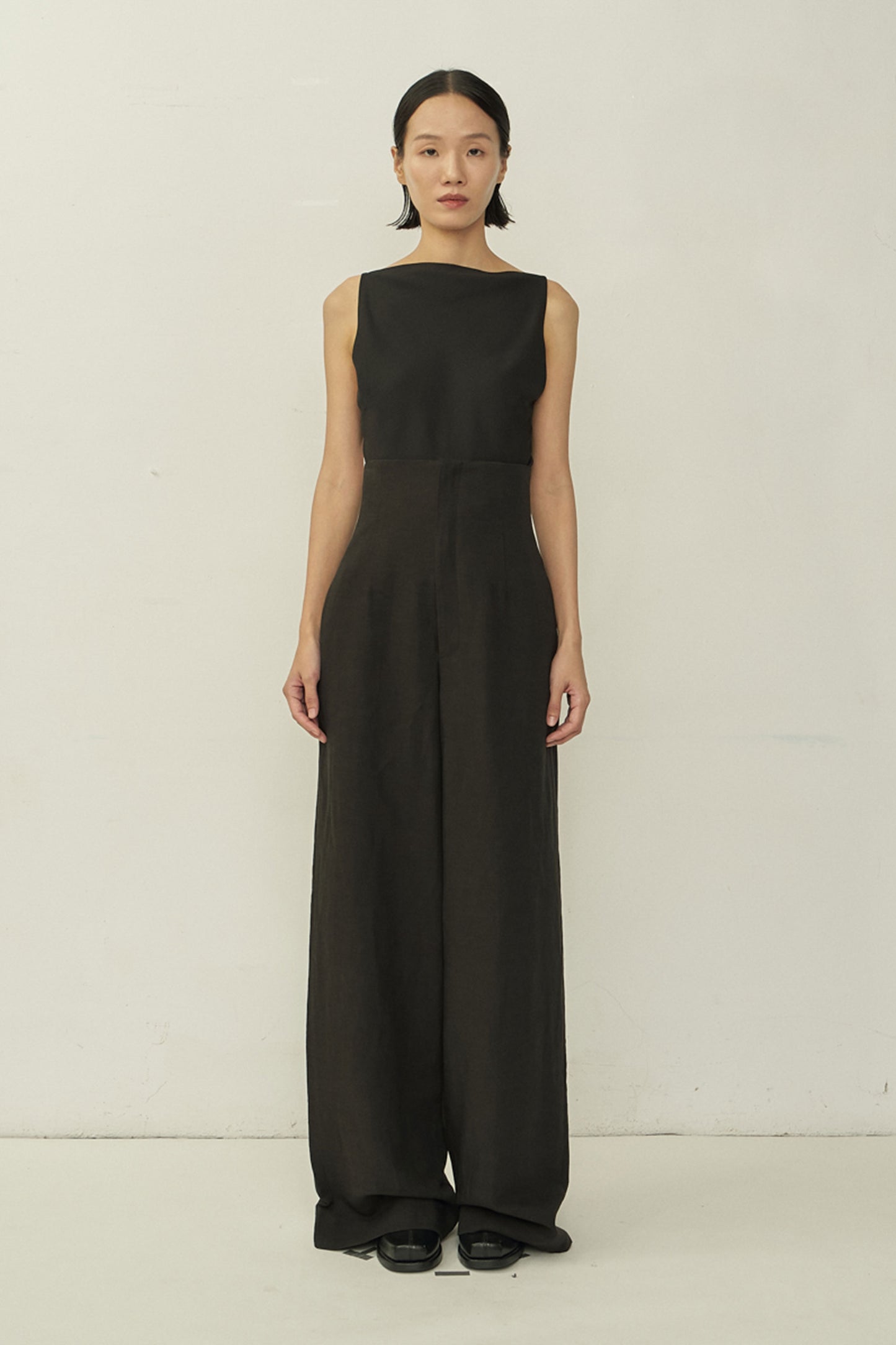 BLACK BIAS CUT SQUARE NECK OPEN BACK TOP