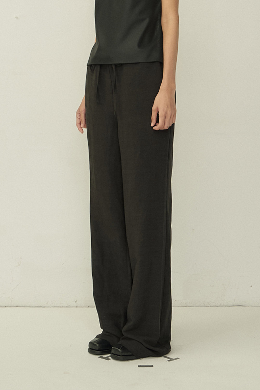 BLACK LOW RISE DRAWSTRING RAW EDGE TROUSERS