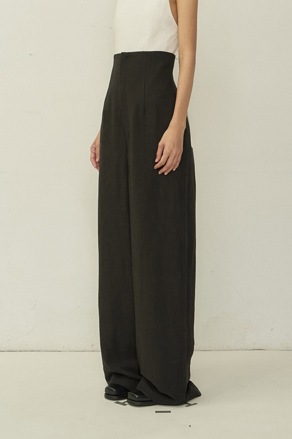 BLACK ZIP HIGH-WAIST WIDE TROUSERS