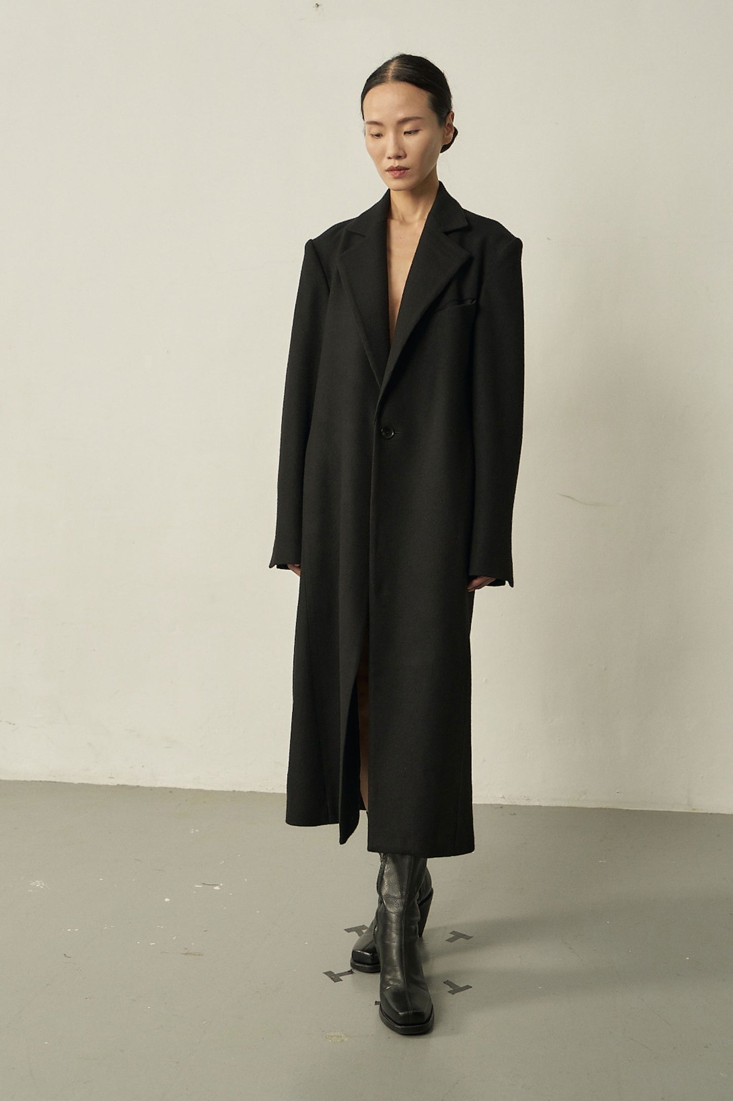 BLACK WOOL DESIGN LINE BLAZER COAT