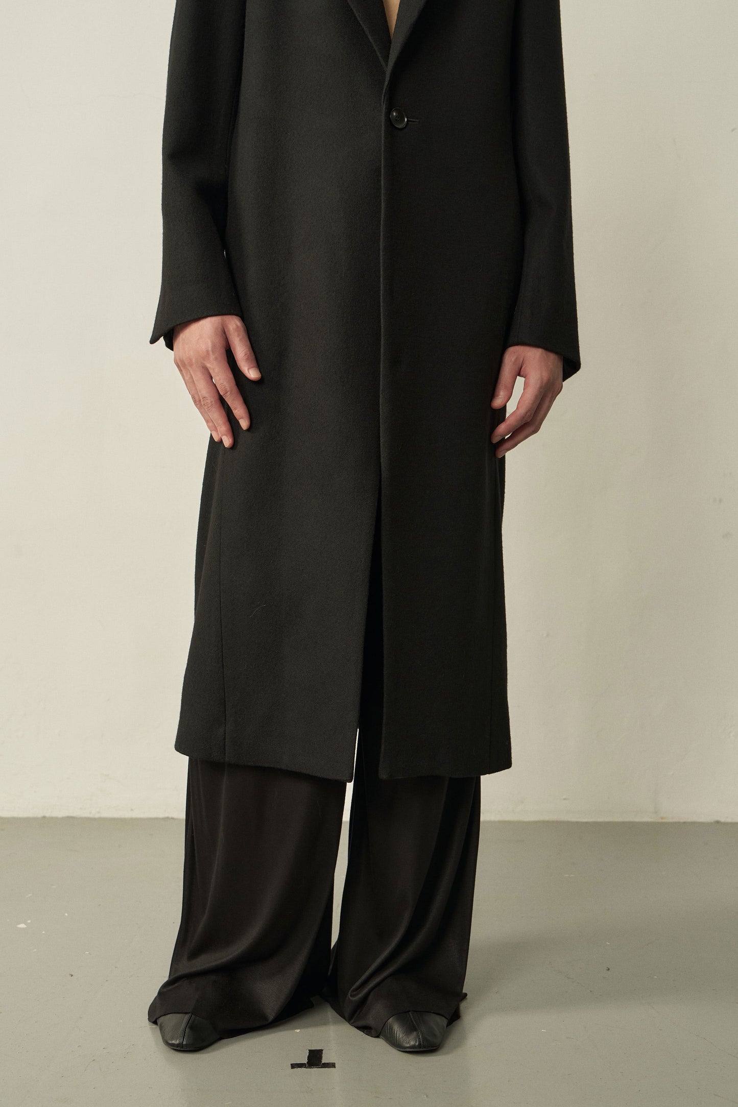 BLACK WOOL DESIGN LINE BLAZER COAT