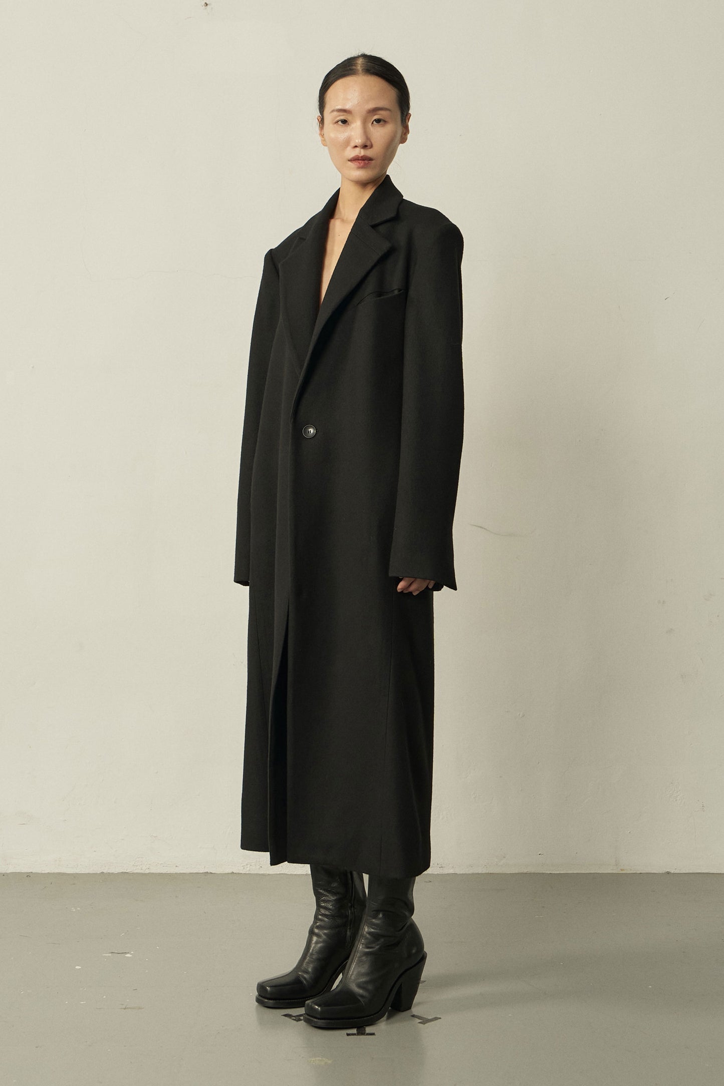 BLACK WOOL DESIGN LINE BLAZER COAT
