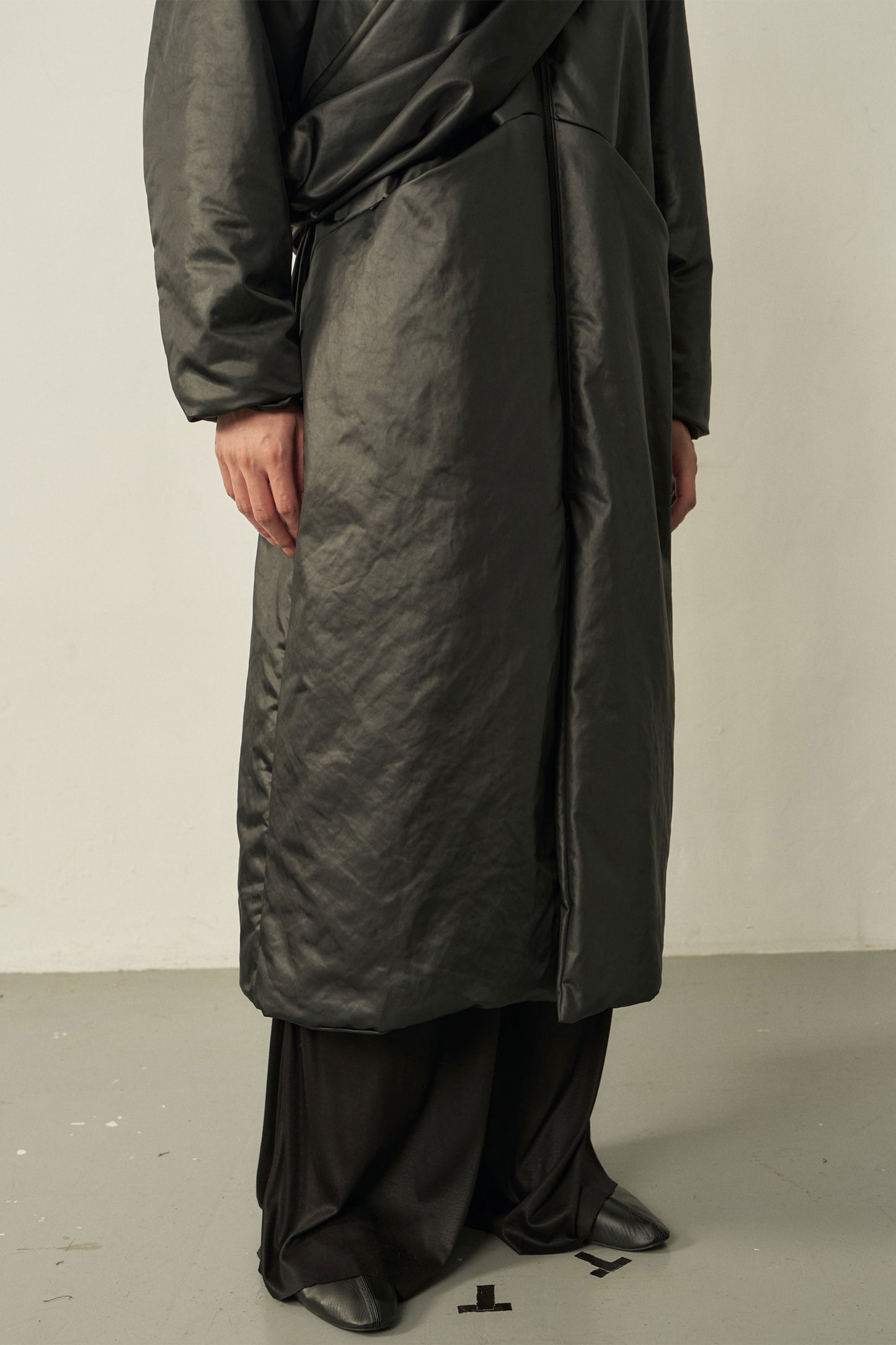 BLACK HIGH NECK ZIP PADDED COAT
