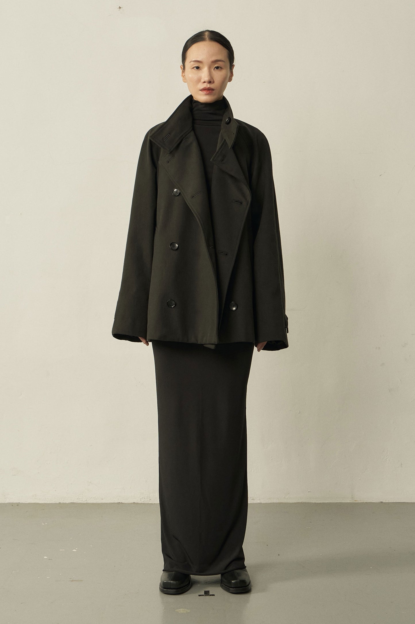 BLACK COTTON HIGH-NECK SHORT COAT