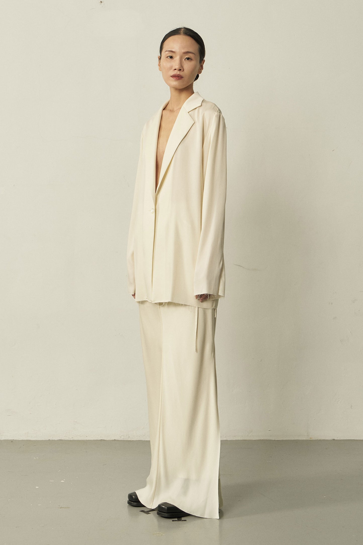 WHITE CUPRO RAW EDGE BLAZER SHIRT