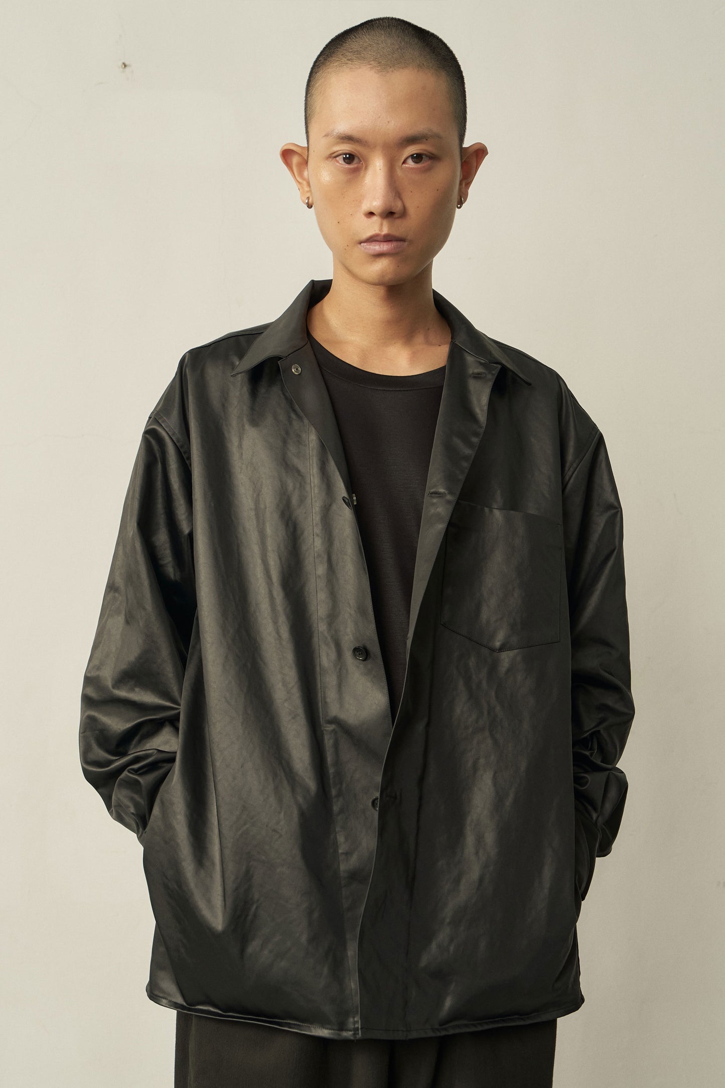 BLACK LEATHER-LIKE WIDE SHIRT