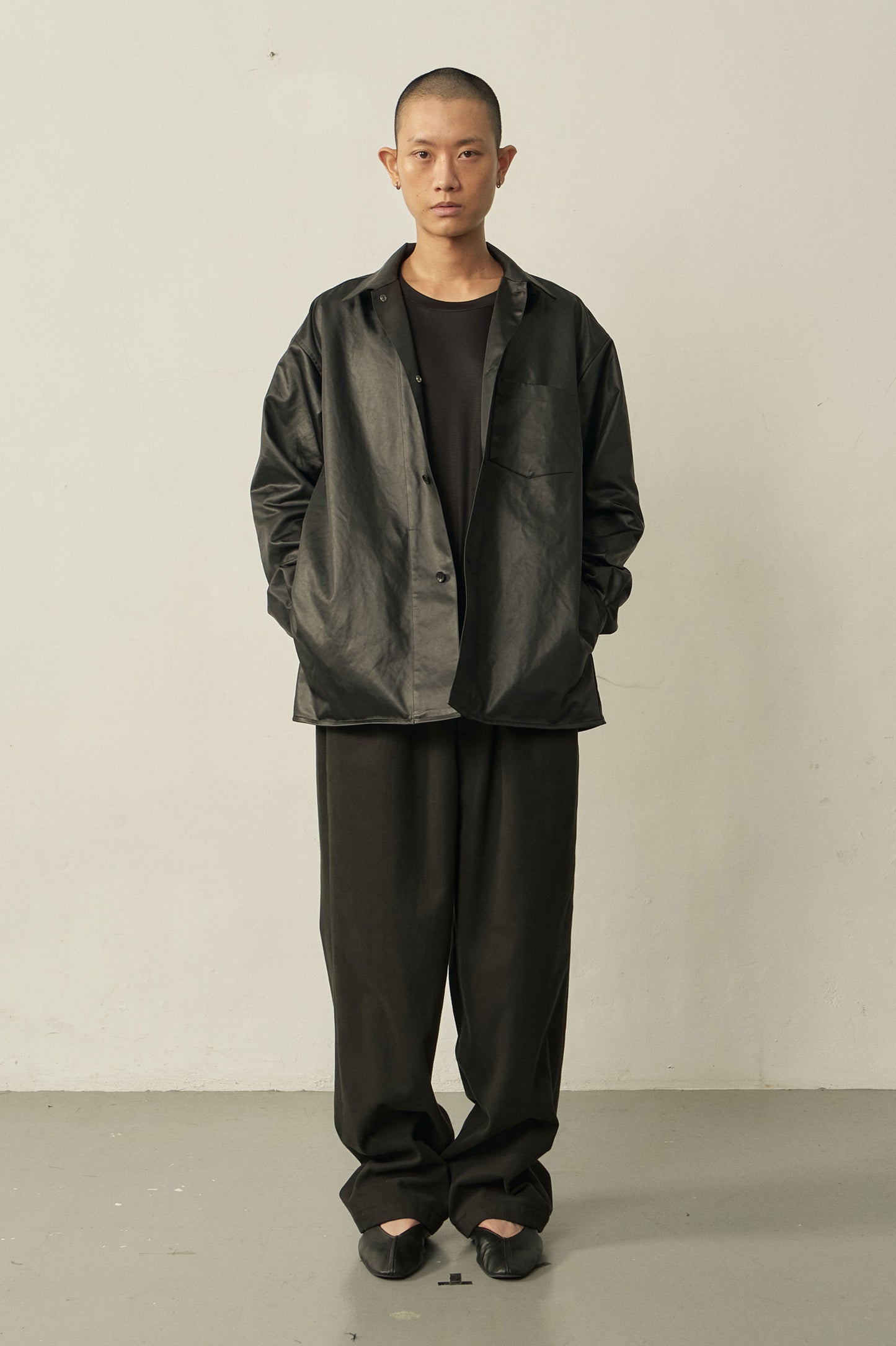 BLACK LEATHER-LIKE WIDE SHIRT