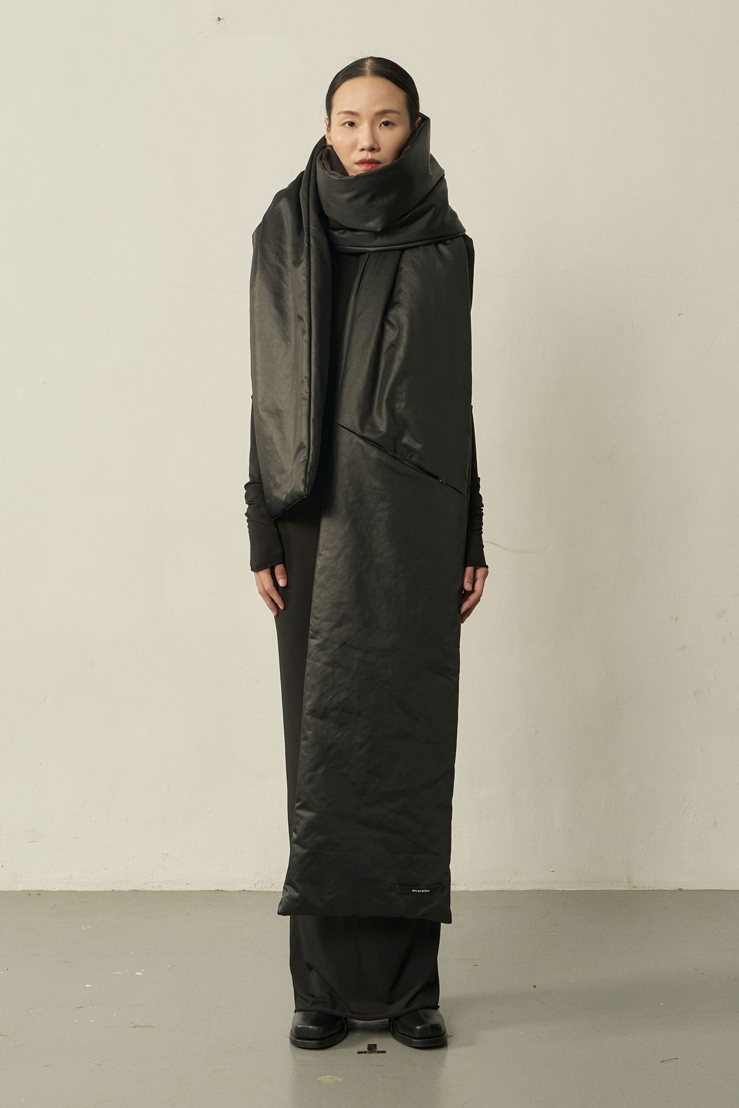 BLACK LEATHER-LIKE PADDED MAXI SCARF