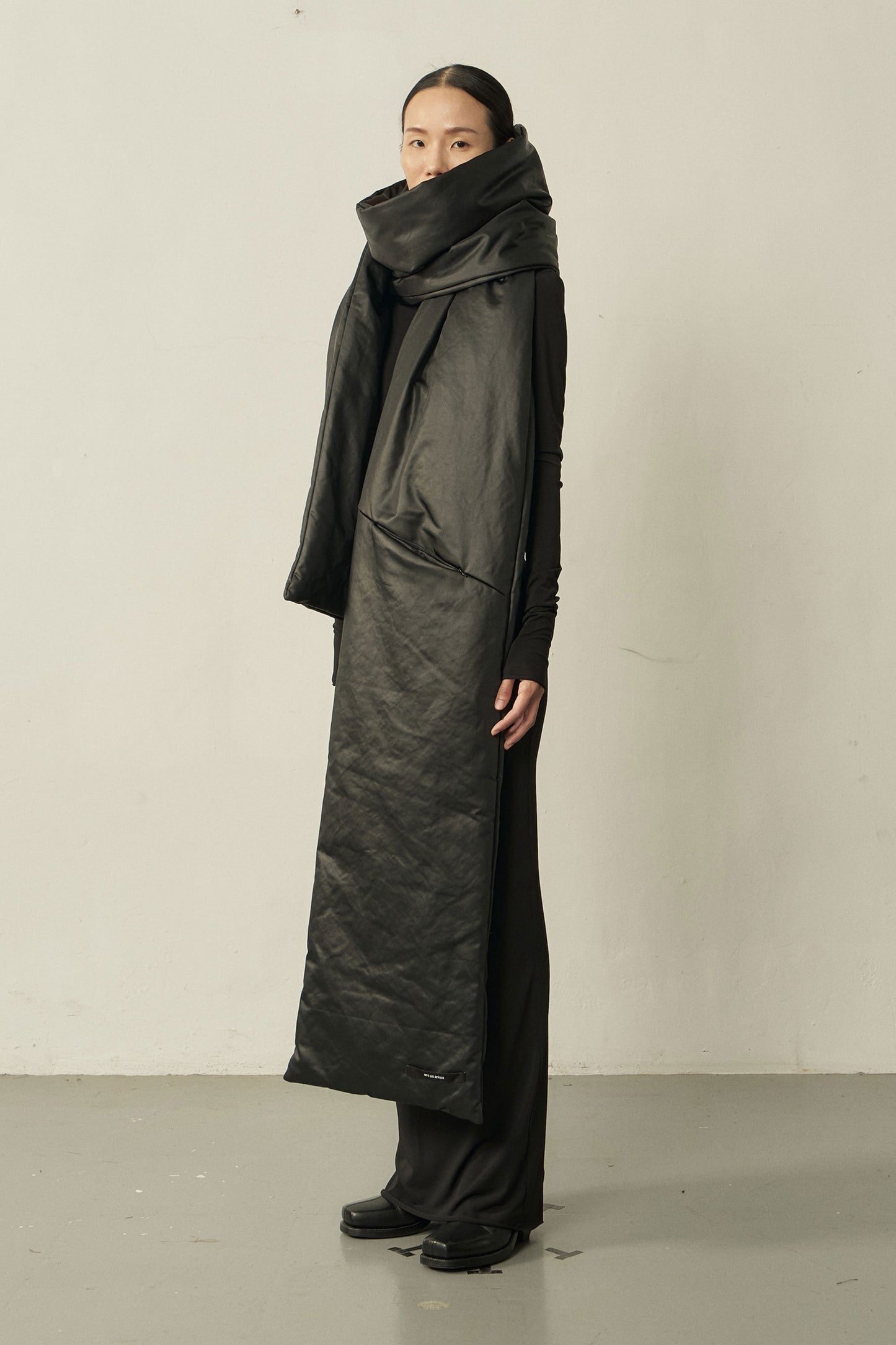 BLACK LEATHER-LIKE PADDED MAXI SCARF