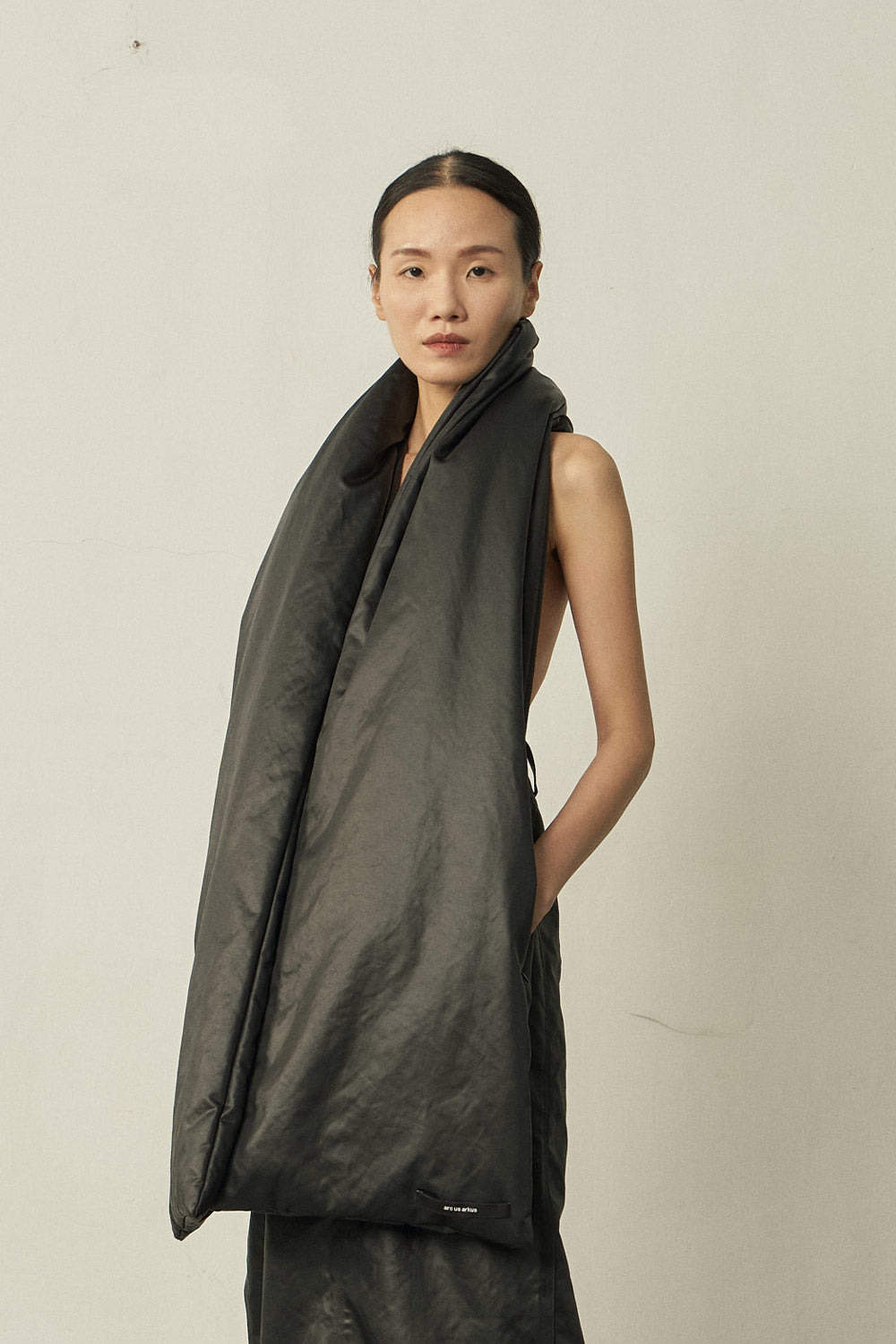 BLACK LEATHER-LIKE PADDED SCARF
