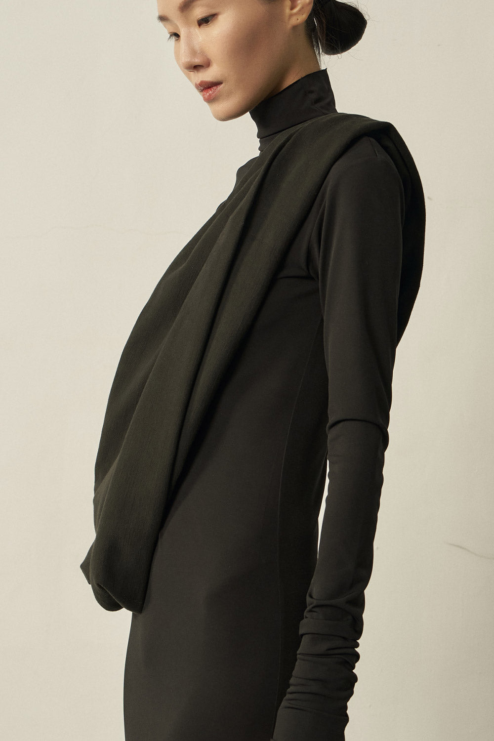 BLACK COTTON TWIST SCARF BAG