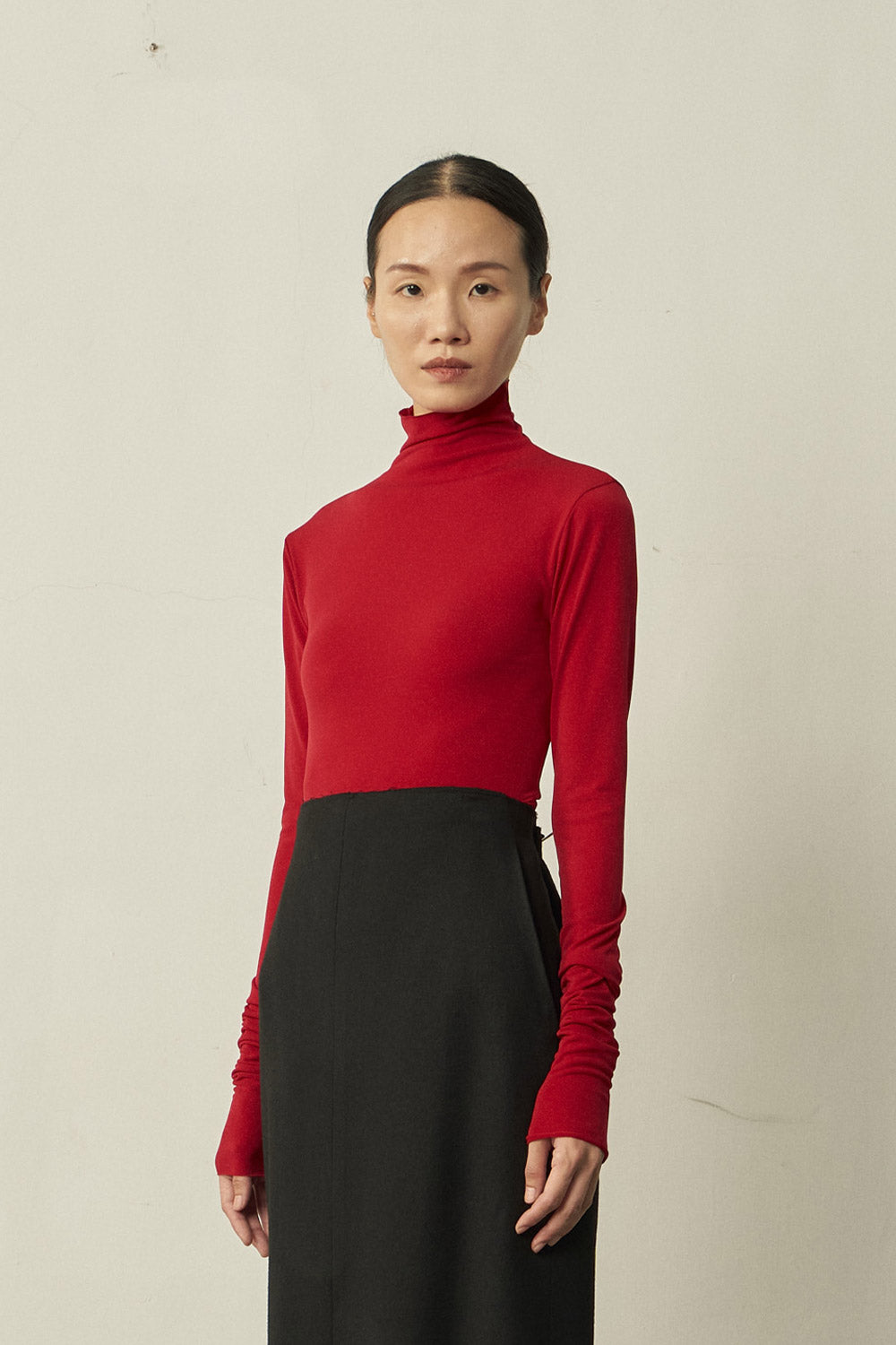 RED LONG-SLEEVE HIGH NECK SKINNY TOP
