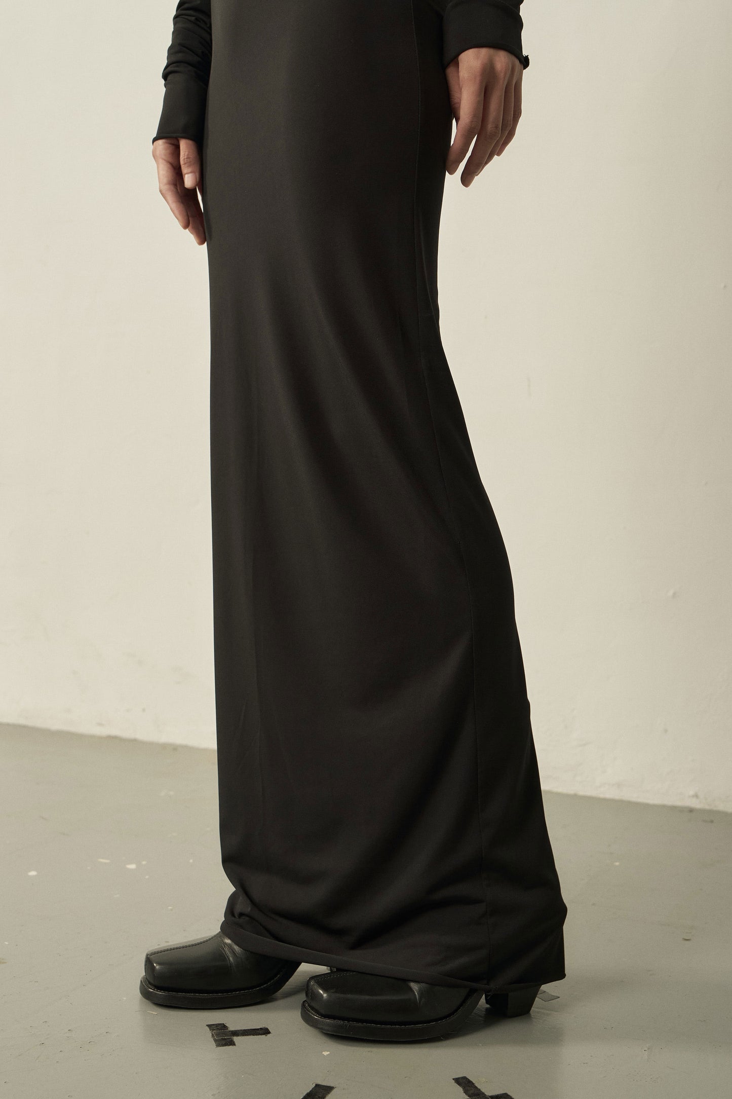 BLACK LONG-SLEEVE HIGH NECK SKINNY MAXI DRESS