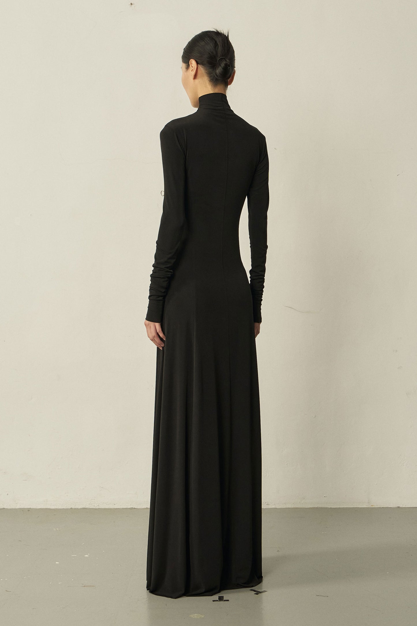 BLACK LONG-SLEEVE HIGH NECK SKINNY MAXI FLARED DRESS