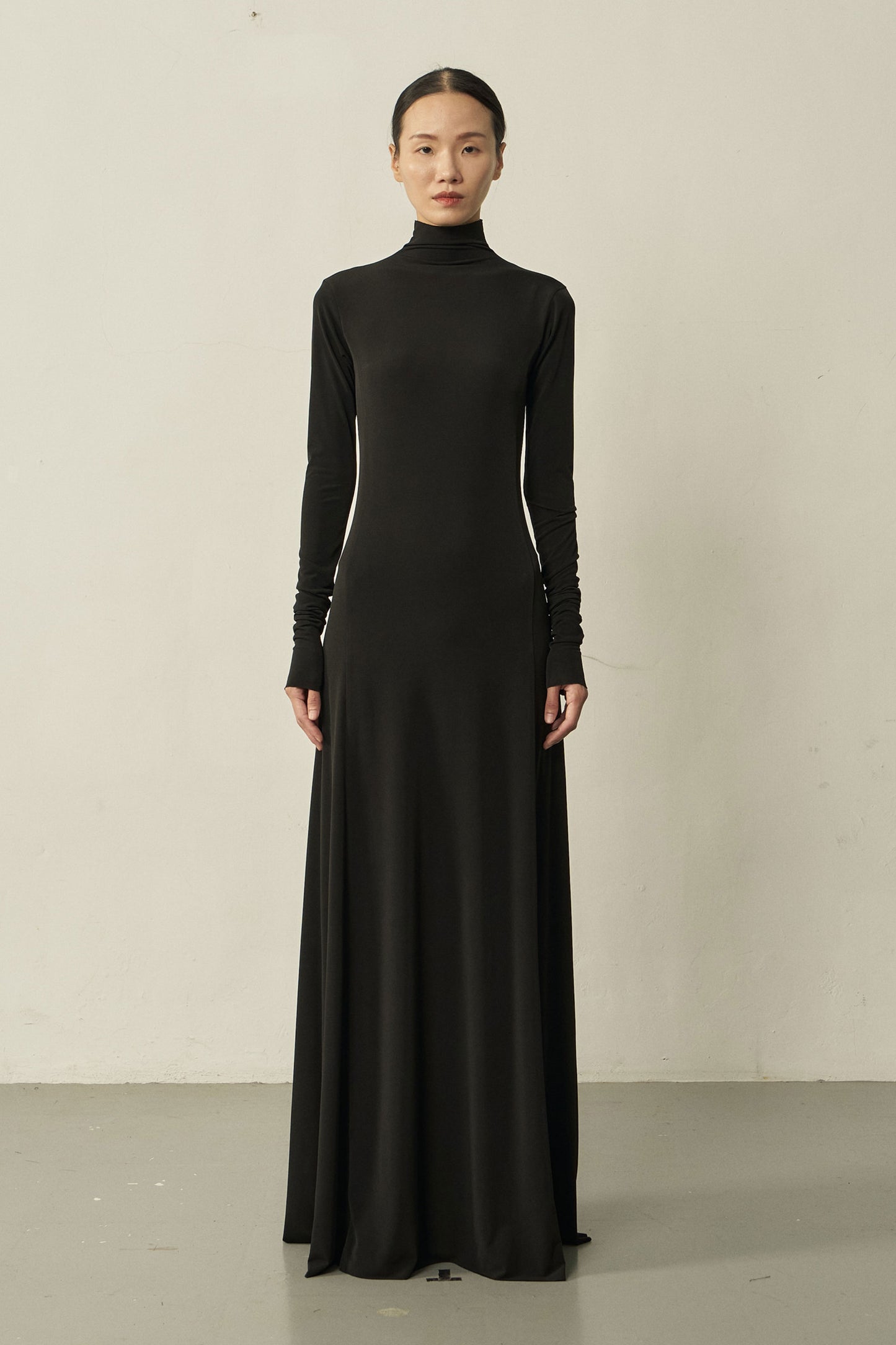 BLACK LONG-SLEEVE HIGH NECK SKINNY MAXI FLARED DRESS