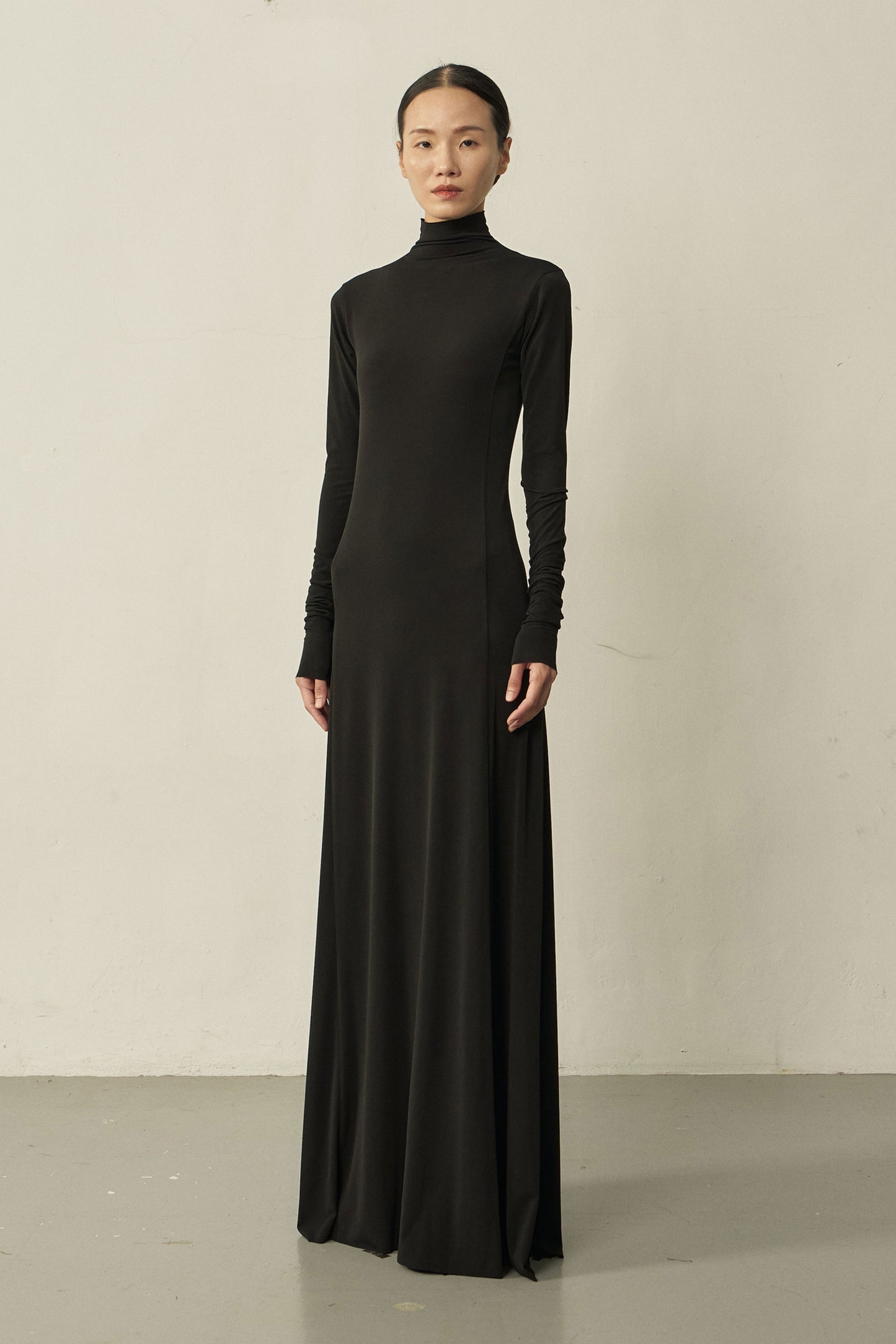 BLACK LONG-SLEEVE HIGH NECK SKINNY MAXI FLARED DRESS