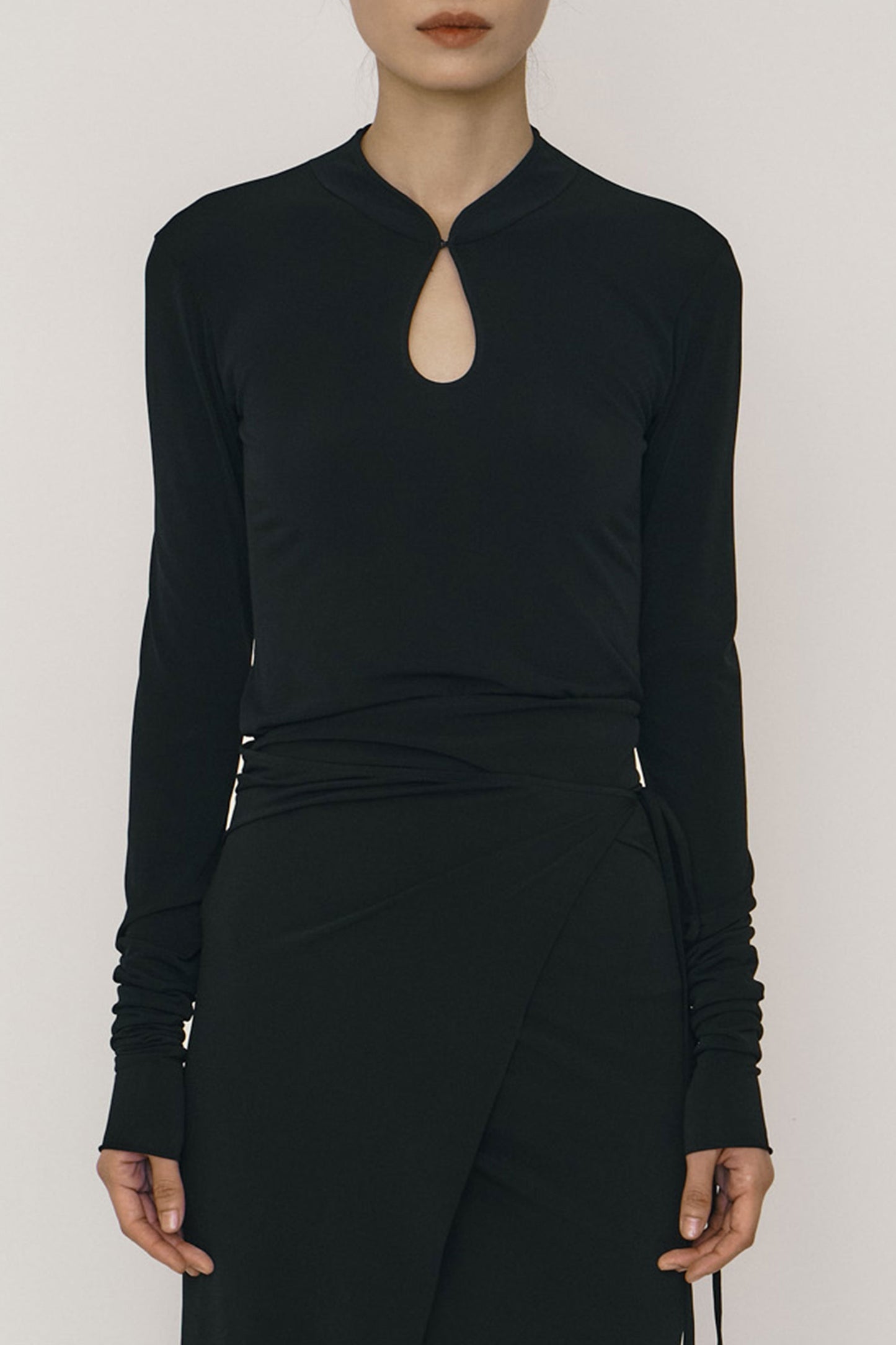 BLACK SKINNY LONG-SLEEVE MANDARIN COLLAR TOP