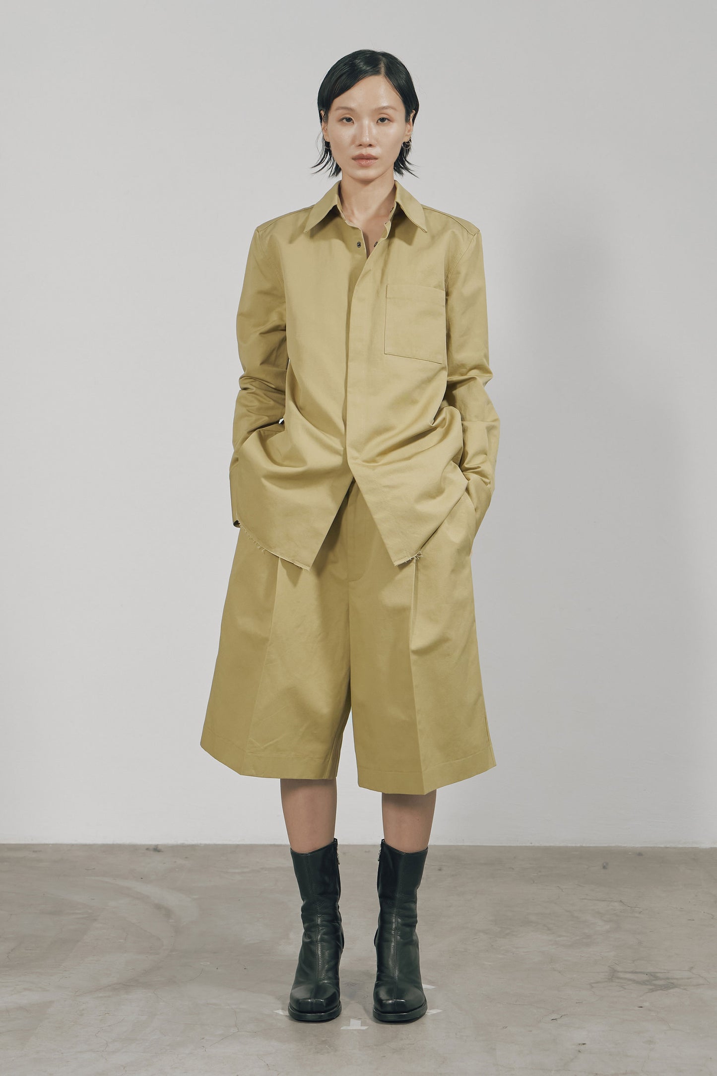 KHAKI COTTON TWILL WIDE SHORTS