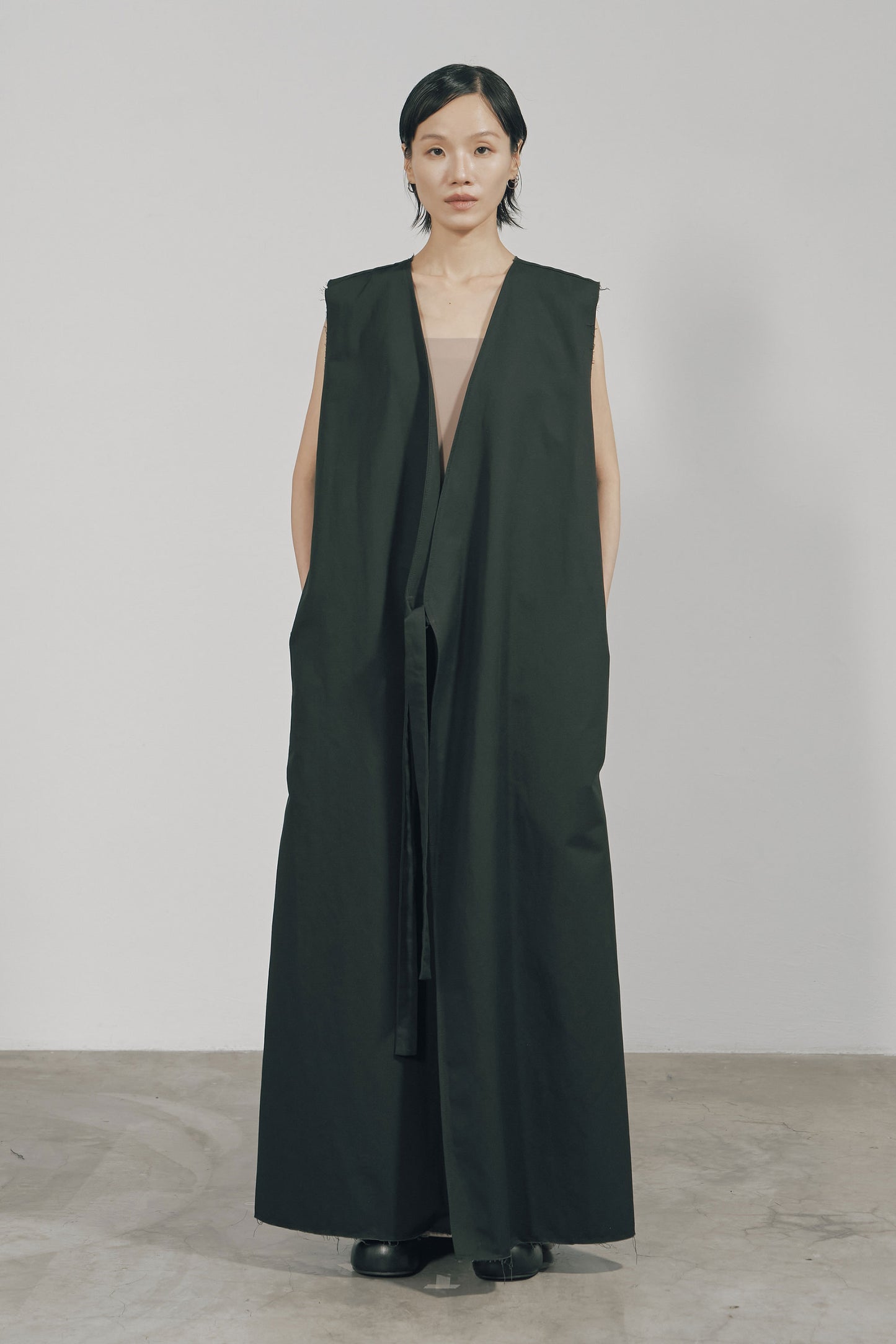 BLACK COTTON WRAP SLEEVELESS DRESS