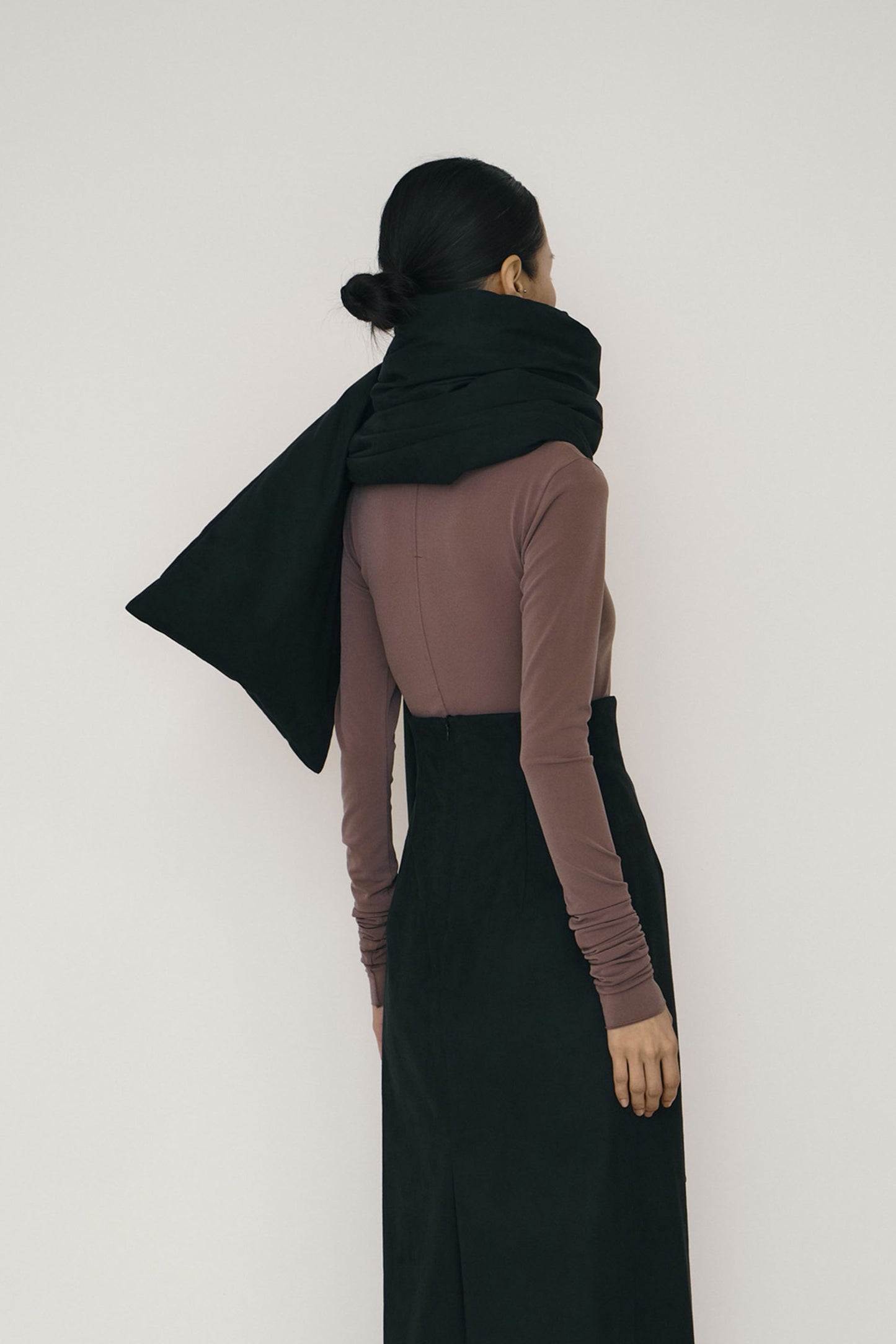 BLACK FAUX-SUEDE PADDED SCARF