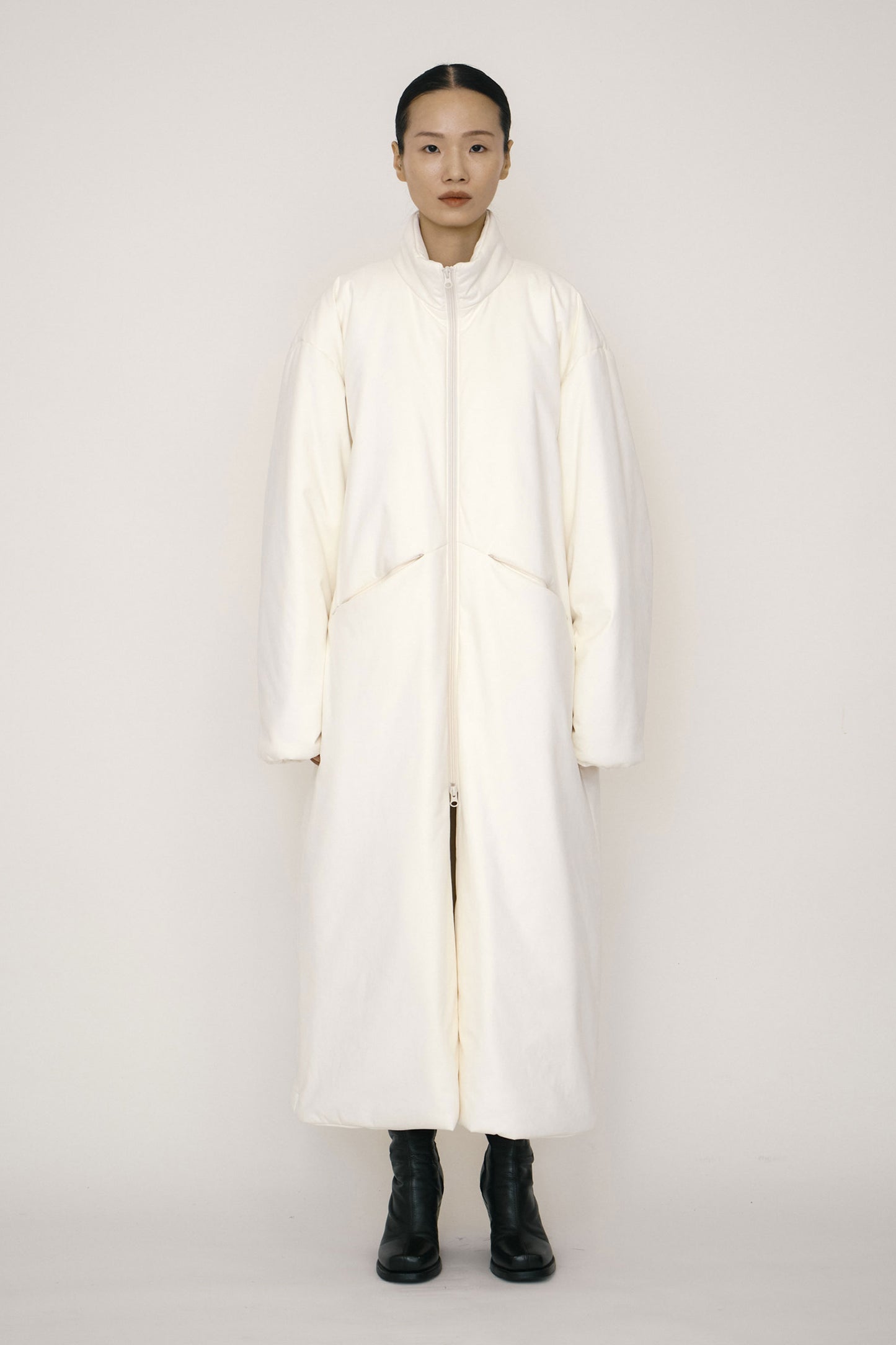 WHITE FAUX-SUEDE PADDED HIGH-NECK COAT (MADE TO ORDER)
