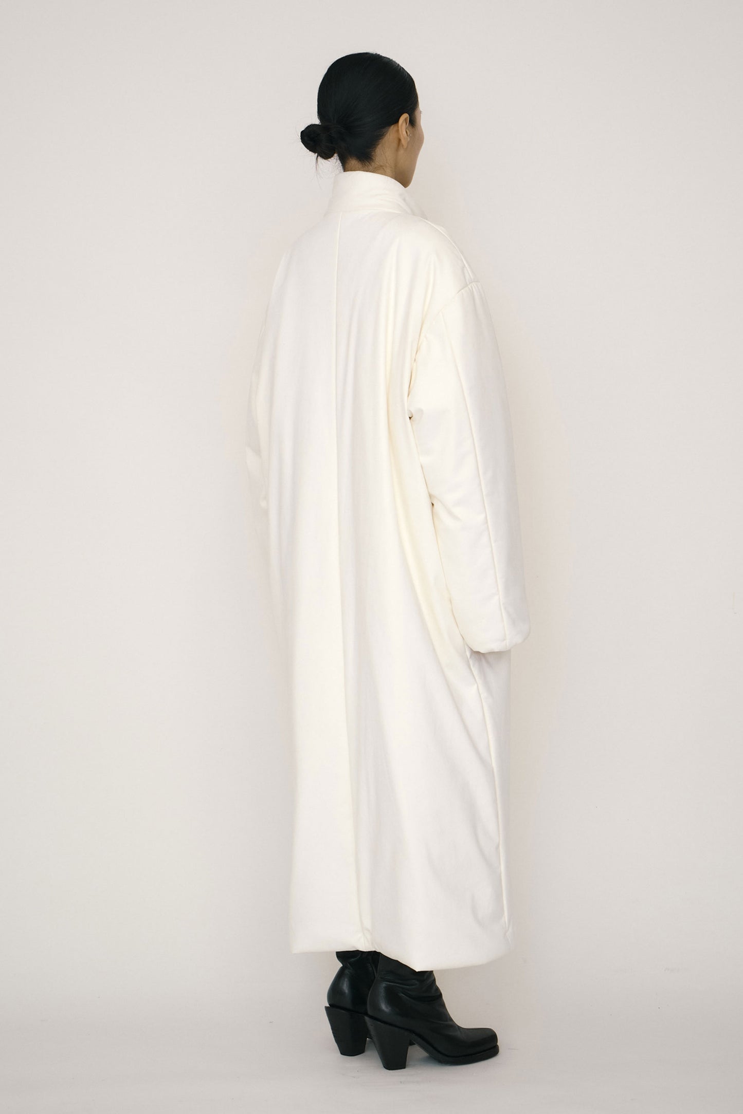 WHITE FAUX-SUEDE PADDED HIGH-NECK COAT (MADE TO ORDER)