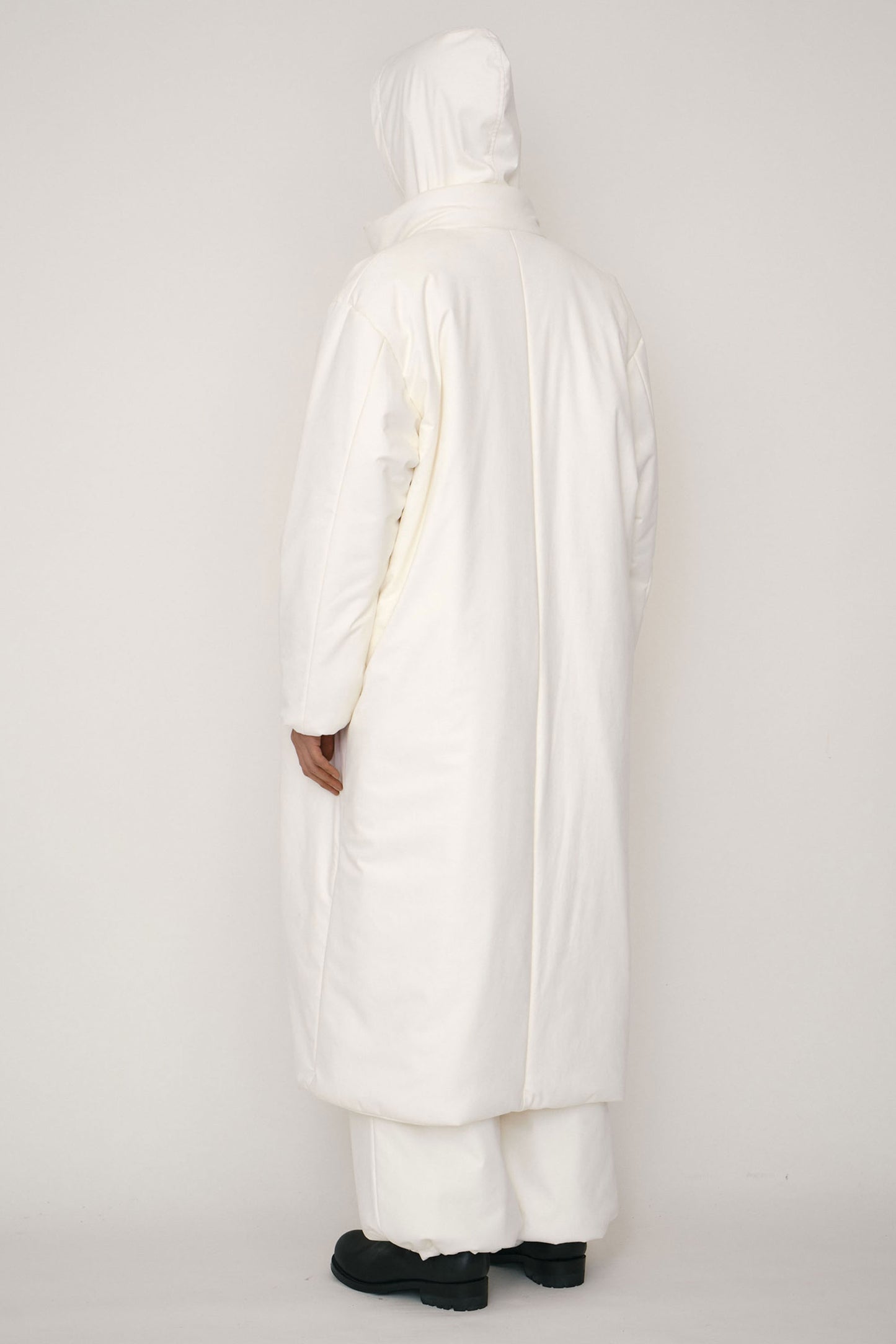 WHITE FAUX-SUEDE PADDED HIGH-NECK COAT (MADE TO ORDER)