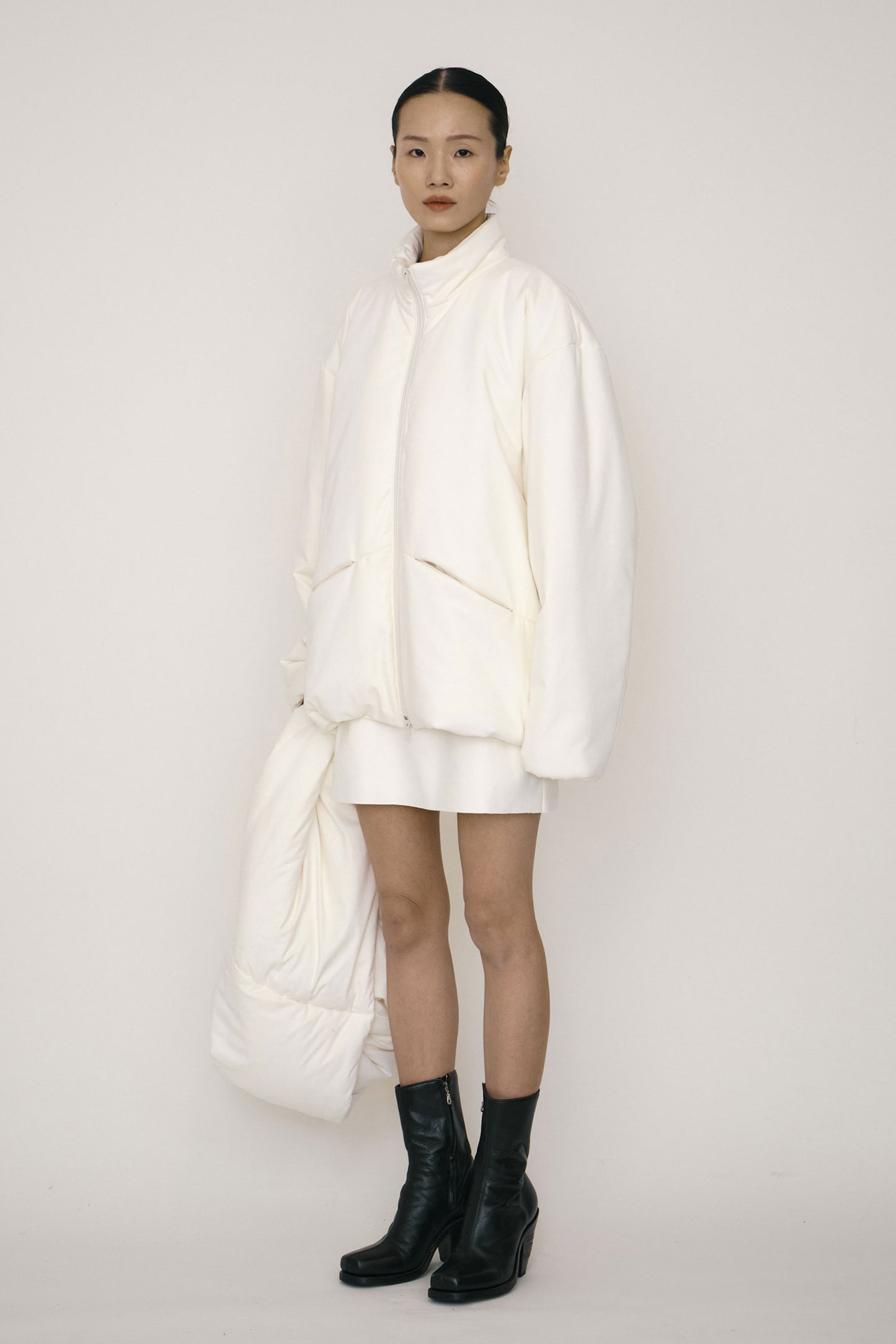 WHITE FAUX-SUEDE PADDED HIGH-NECK JACKET (MADE TO ORDER)