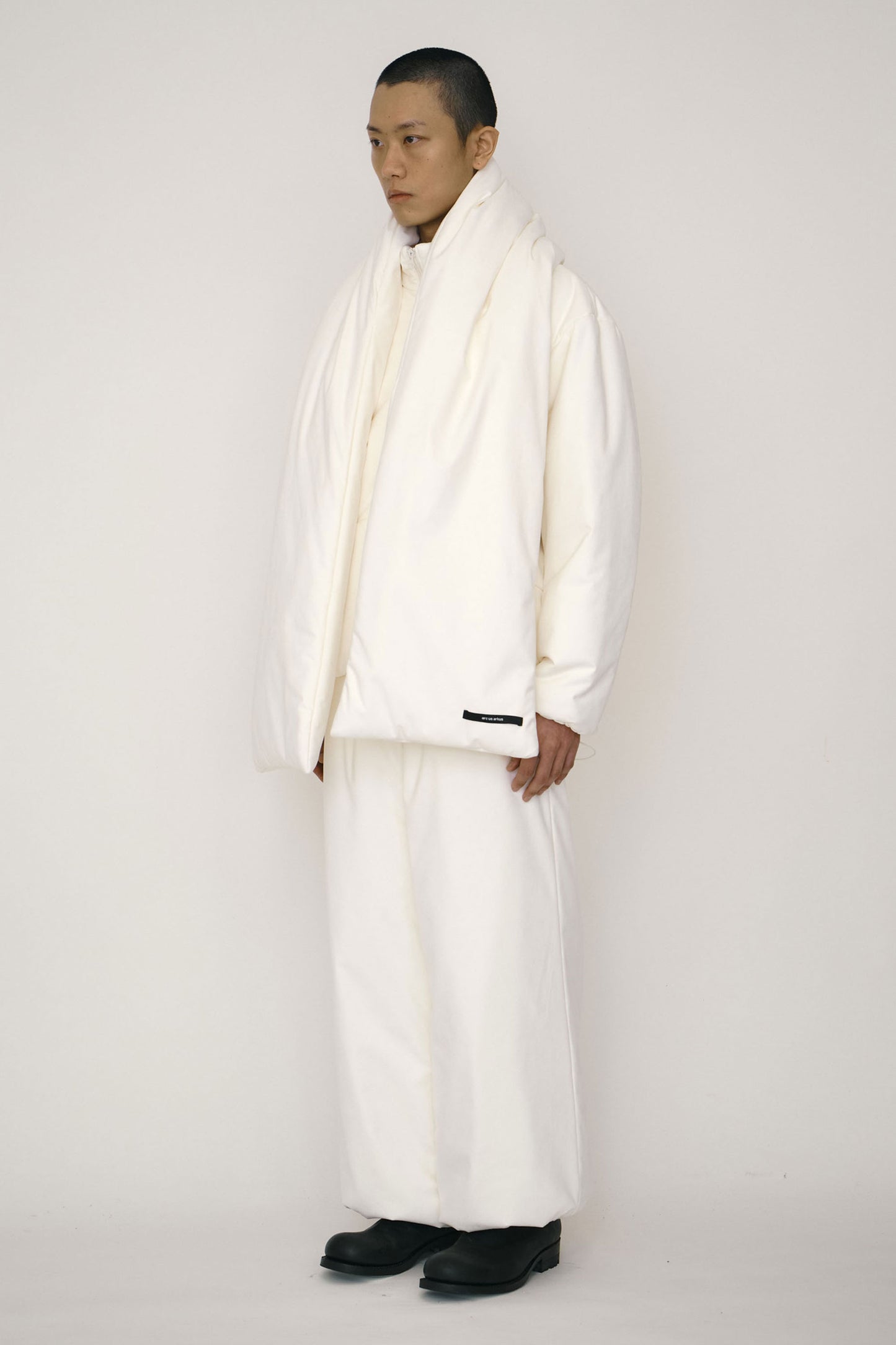 WHITE FAUX-SUEDE PADDED HIGH-NECK JACKET (MADE TO ORDER)