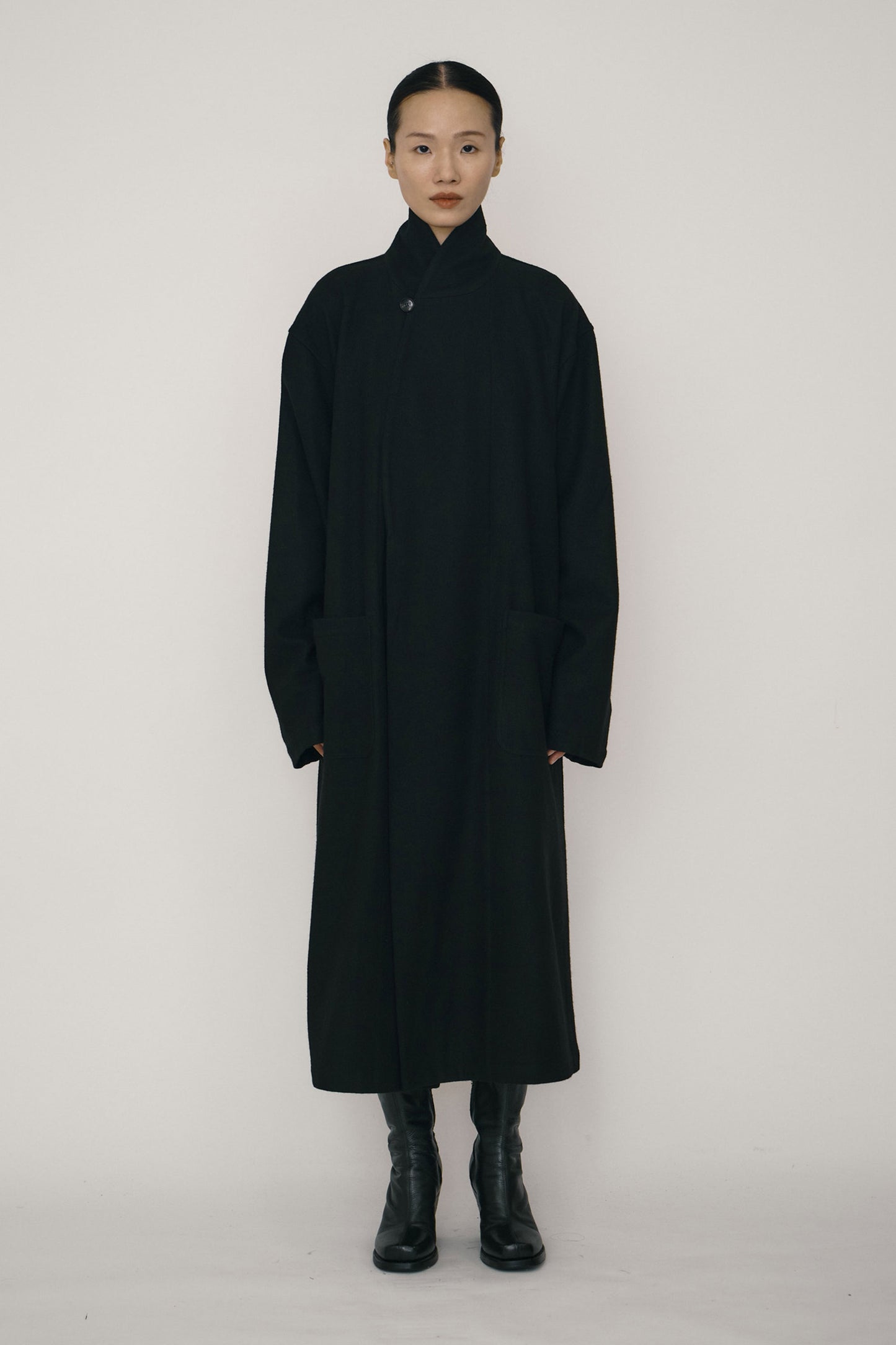 BLACK WOOL ROBE COAT