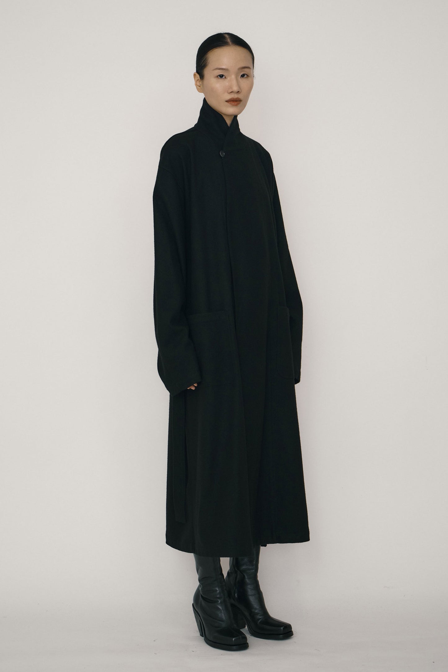 BLACK WOOL ROBE COAT