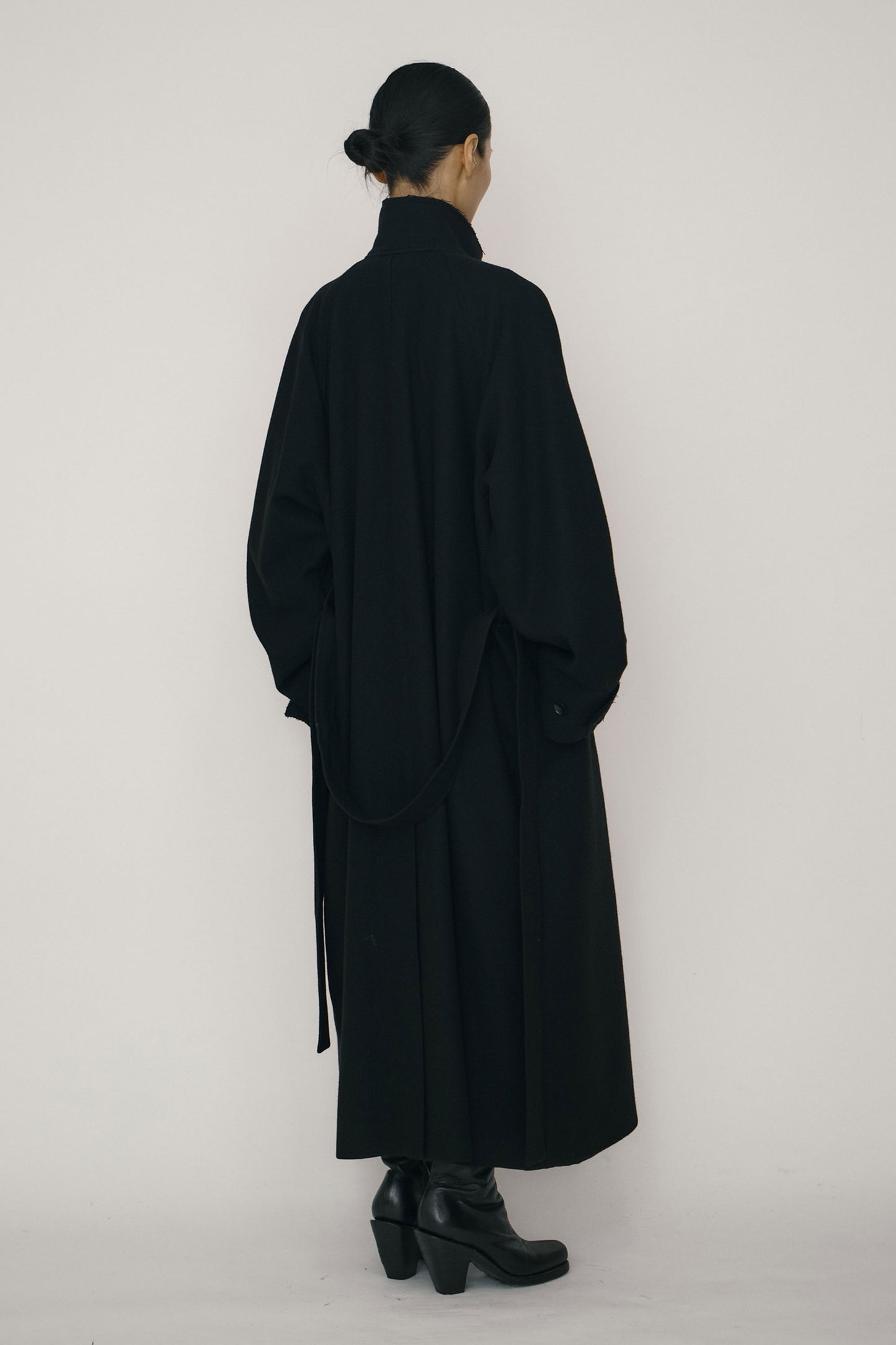 BLACK WOOL DOUBLE-BREASTED HIGH-NECK COAT